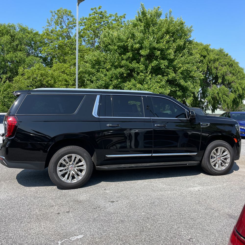 2024 GMC Yukon XL SLT