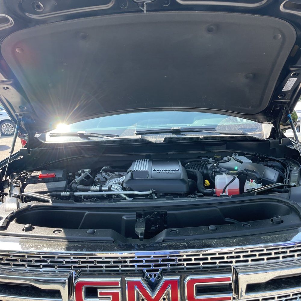 2024 GMC Yukon XL SLT