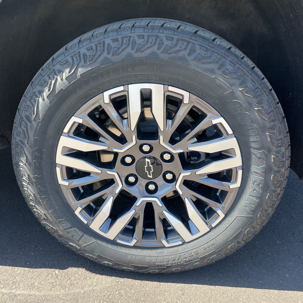 2025 Chevrolet Suburban Z71