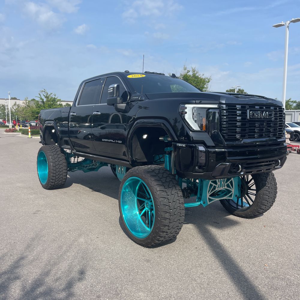 2024 GMC Sierra 2500HD Denali Ultimate