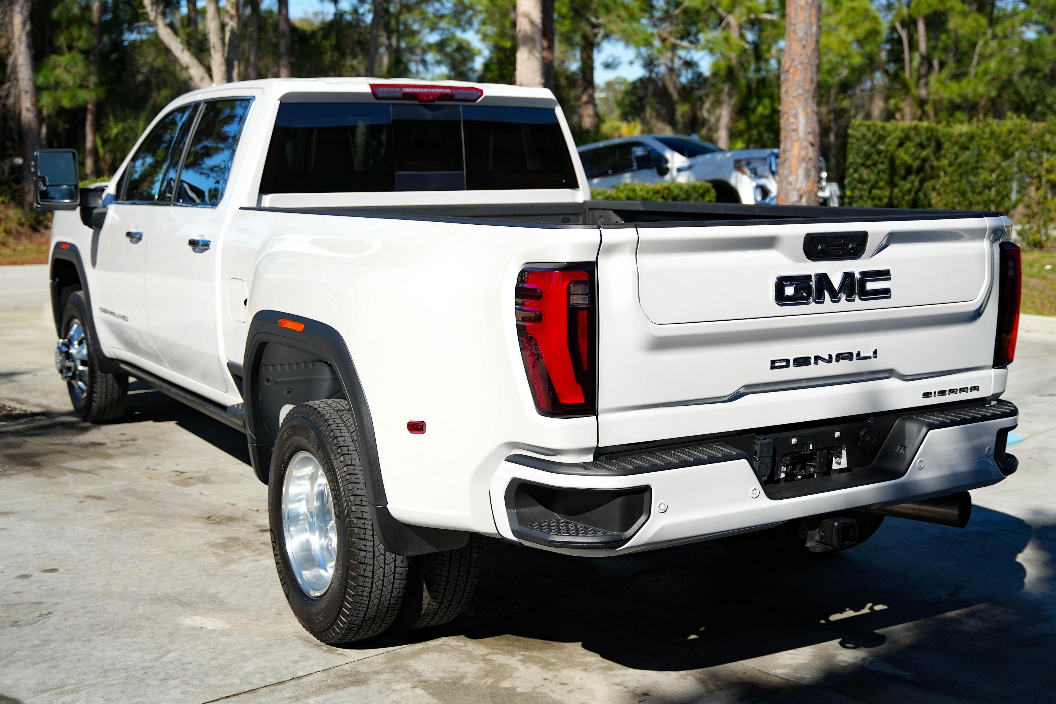 2024 GMC Sierra 3500HD Denali Ultimate Crew Cab