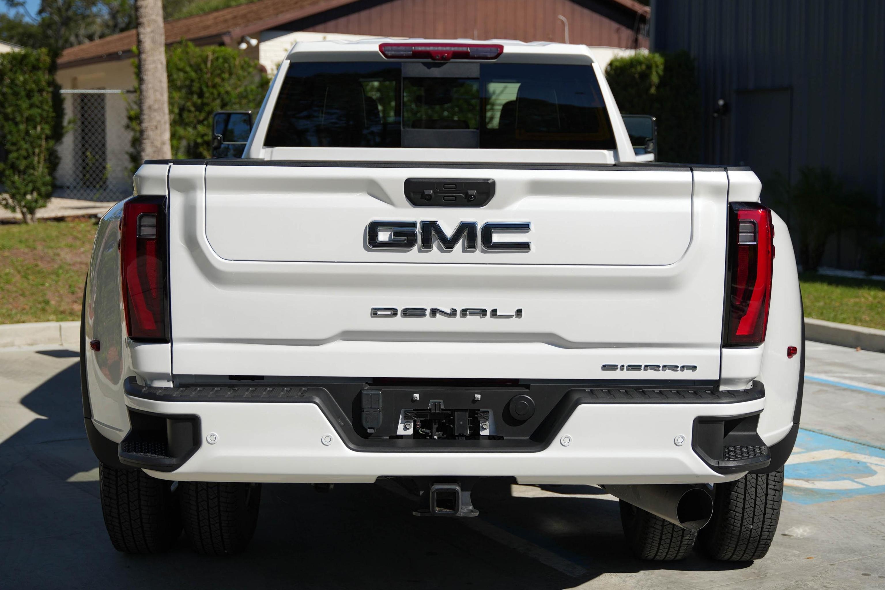 2024 GMC Sierra 3500HD Denali Ultimate Crew Cab