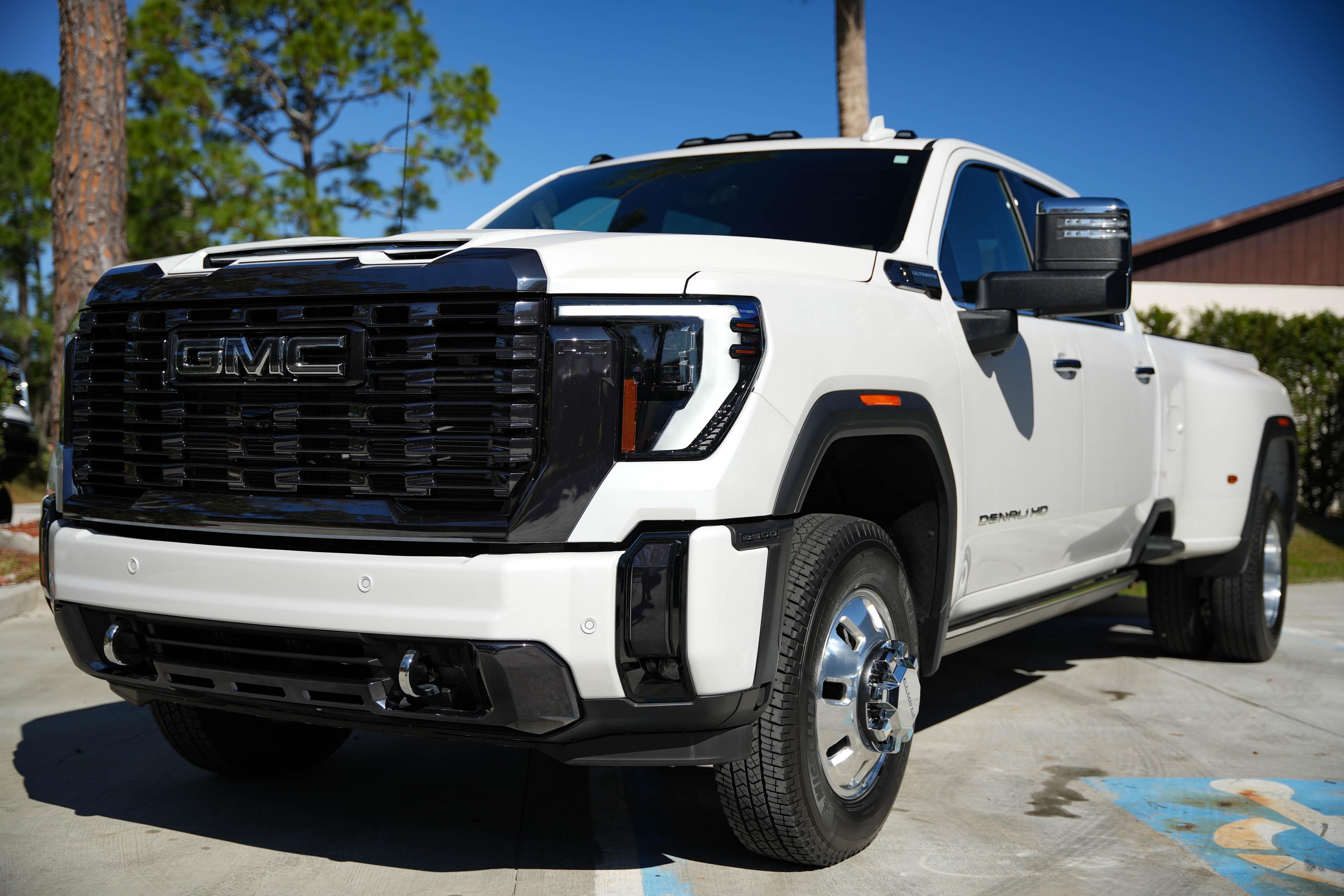 2024 GMC Sierra 3500HD Denali Ultimate Crew Cab