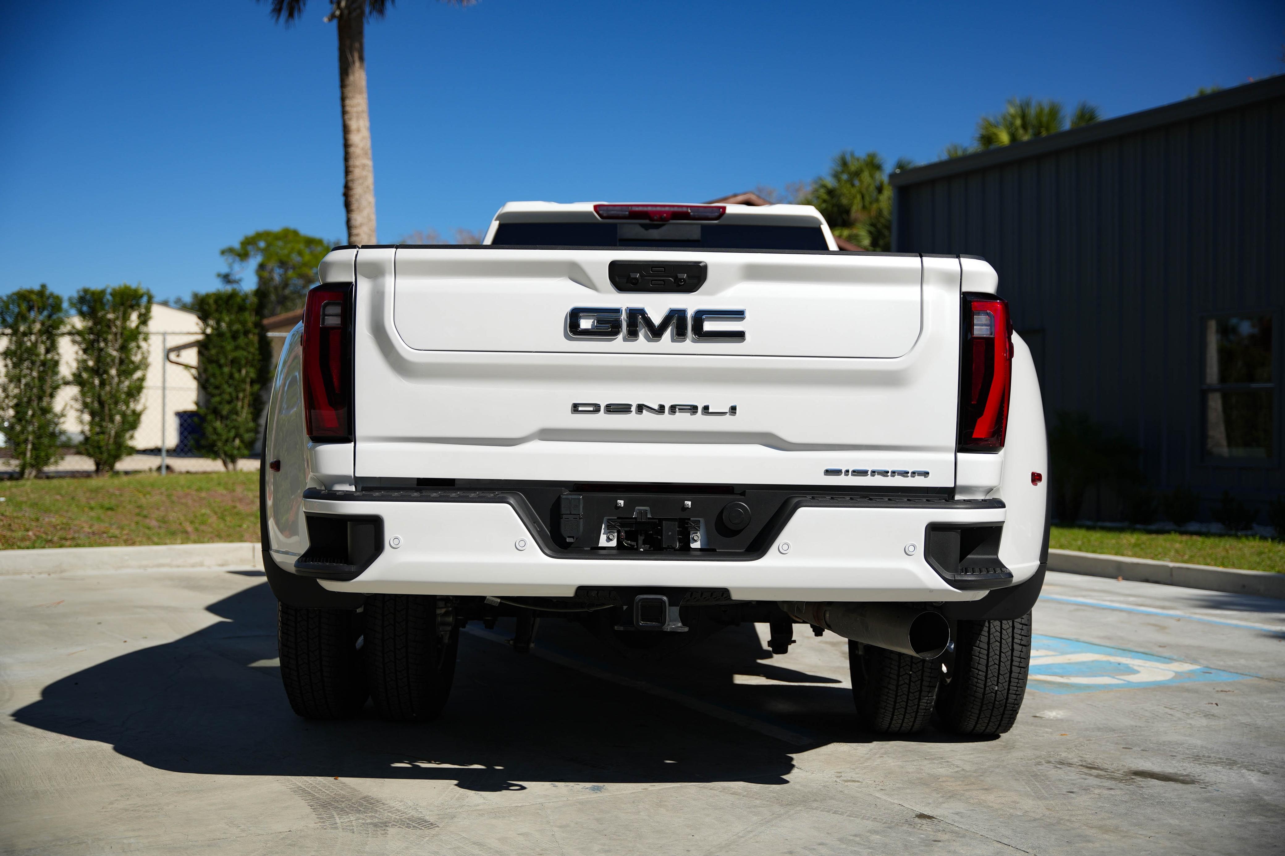 2024 GMC Sierra 3500HD Denali Ultimate Crew Cab