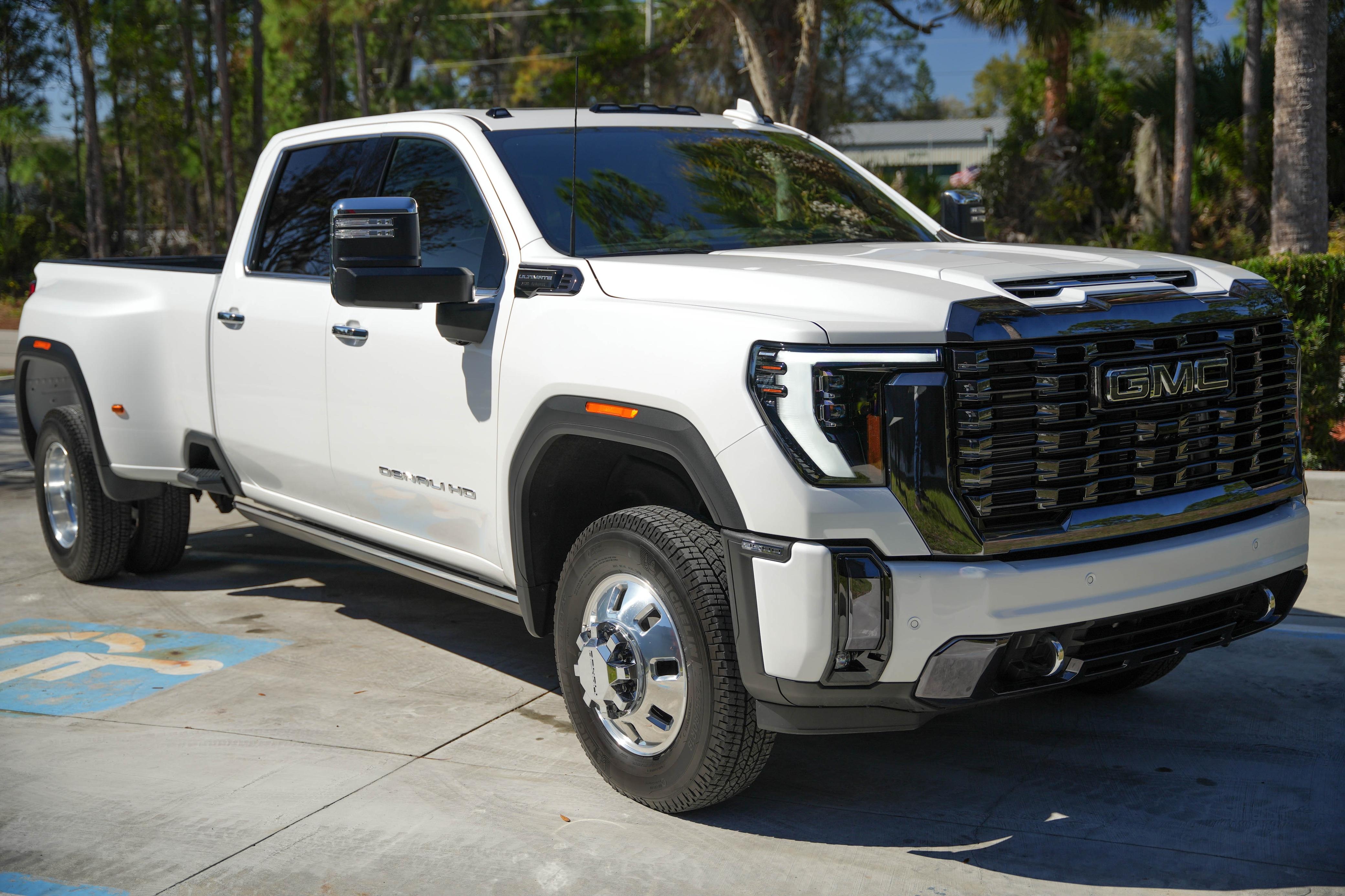 2024 GMC Sierra 3500HD Denali Ultimate Crew Cab
