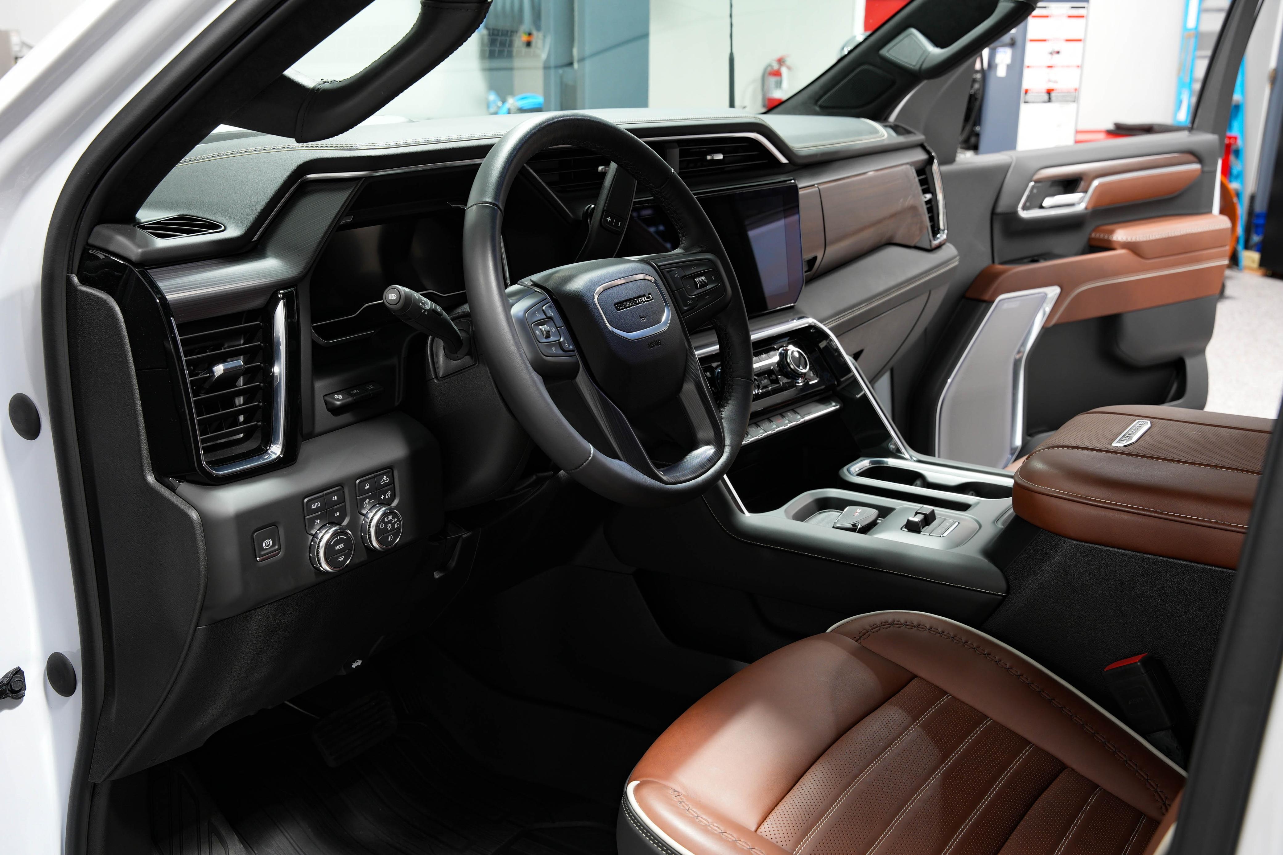 2024 GMC Sierra 3500HD Denali Ultimate Crew Cab
