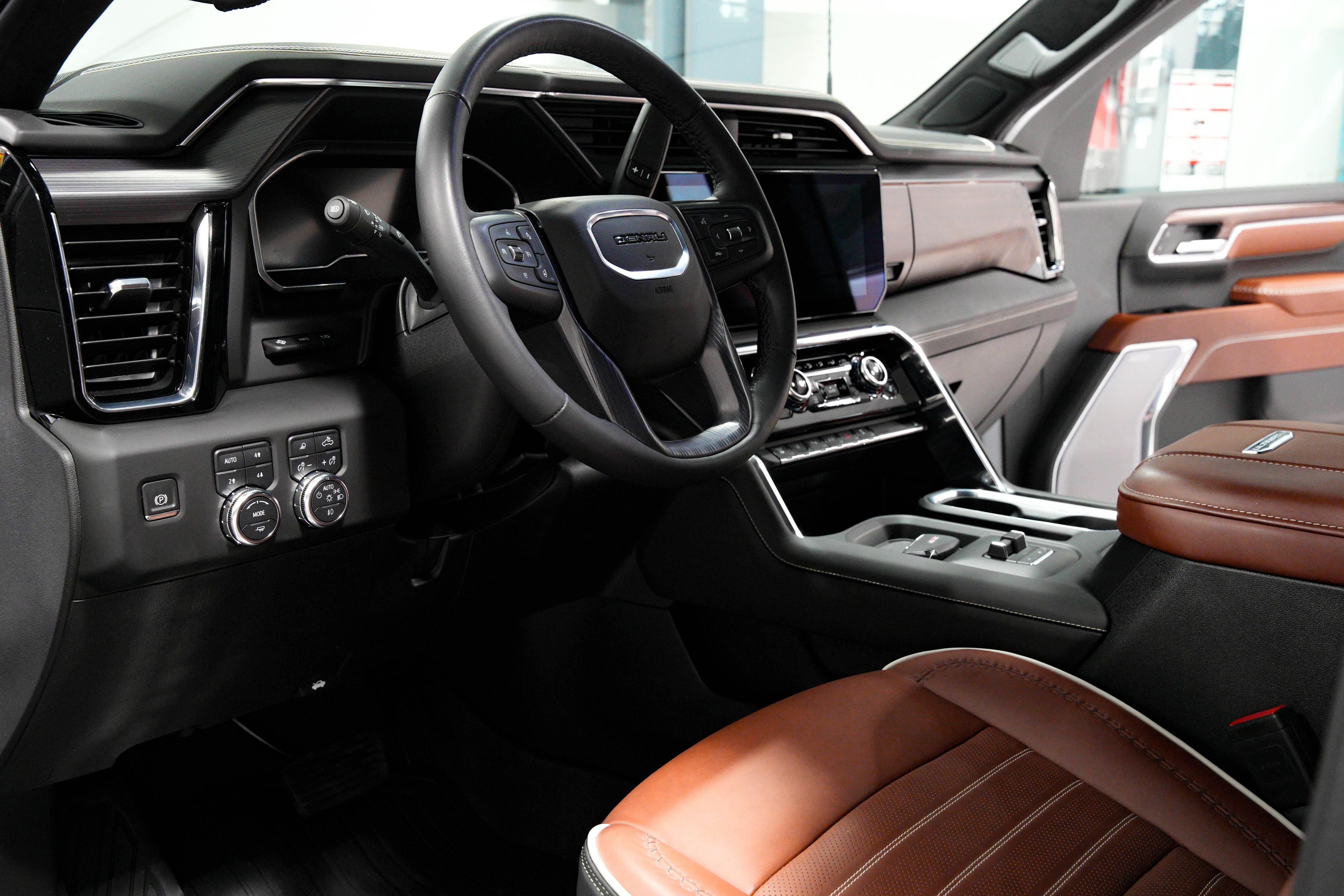 2024 GMC Sierra 3500HD Denali Ultimate Crew Cab