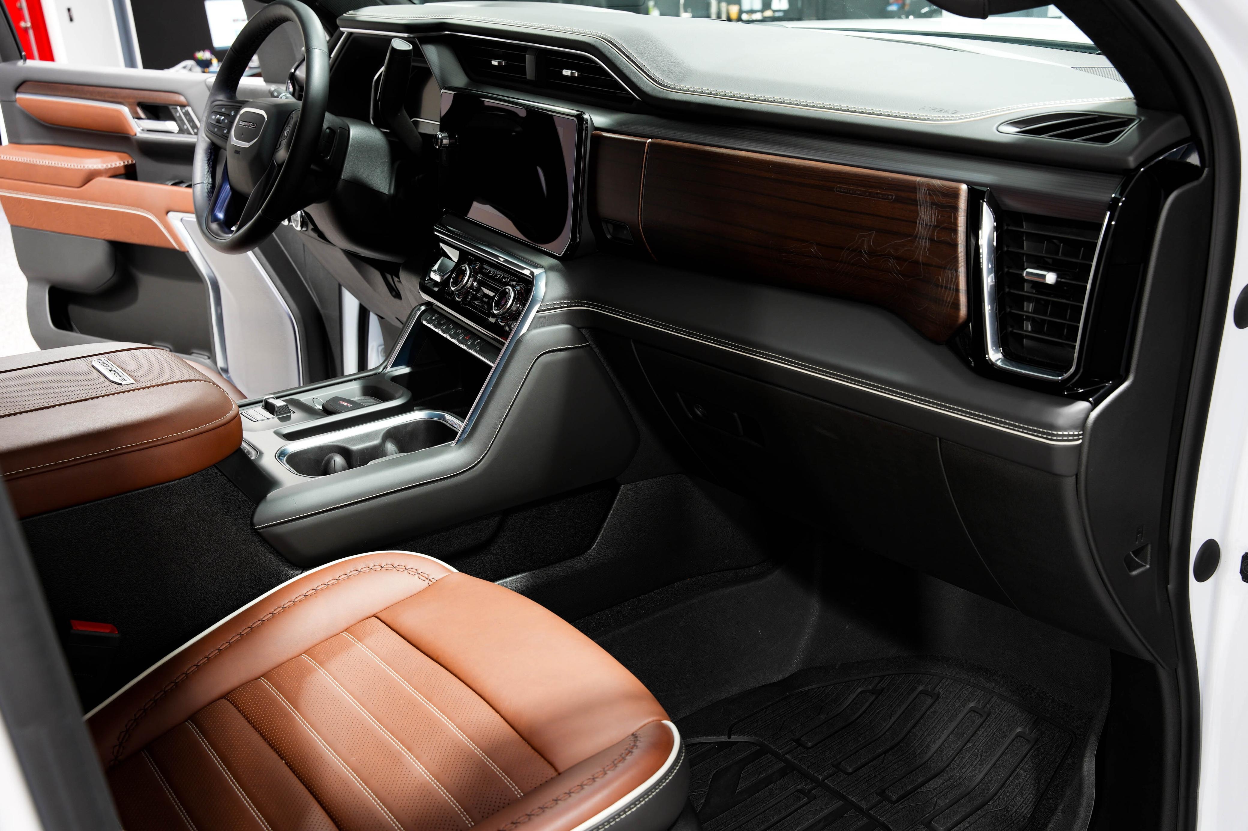 2024 GMC Sierra 3500HD Denali Ultimate Crew Cab