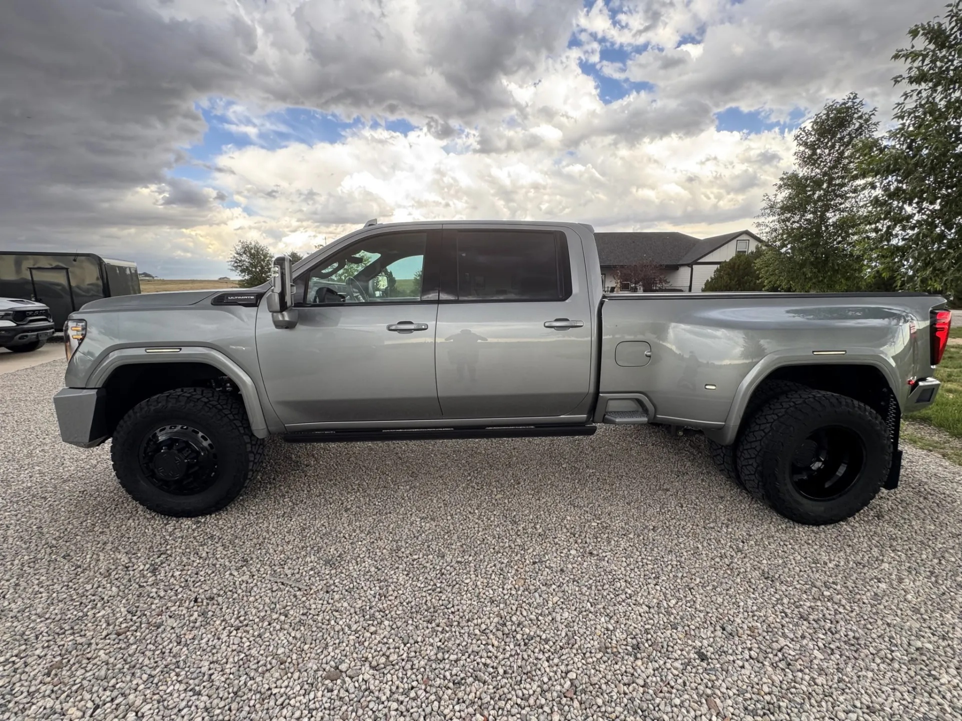 2024 GMC Sierra 3500HD Denali Ultimate Crew Cab Duallн
