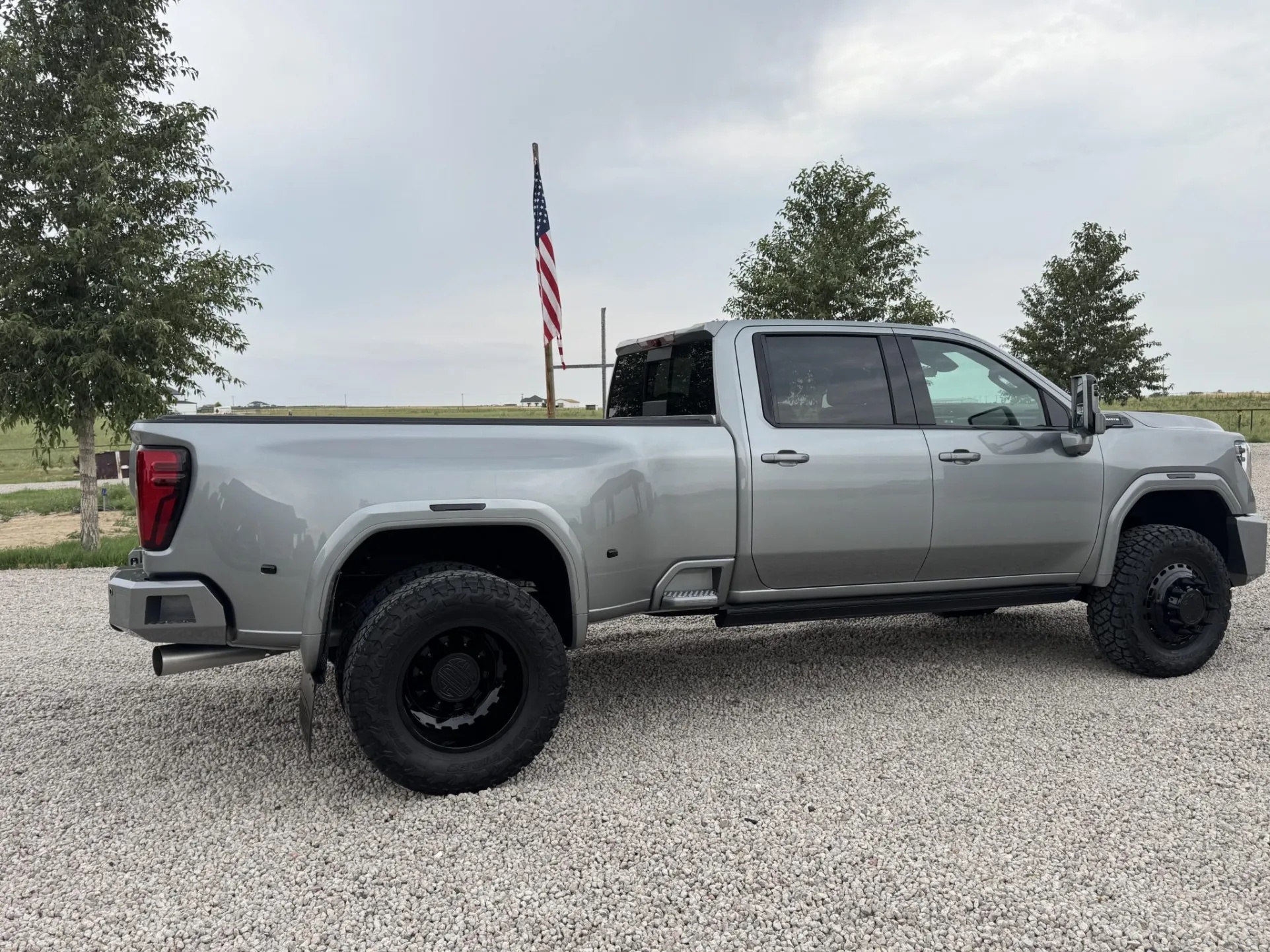 2024 GMC Sierra 3500HD Denali Ultimate Crew Cab Duallн