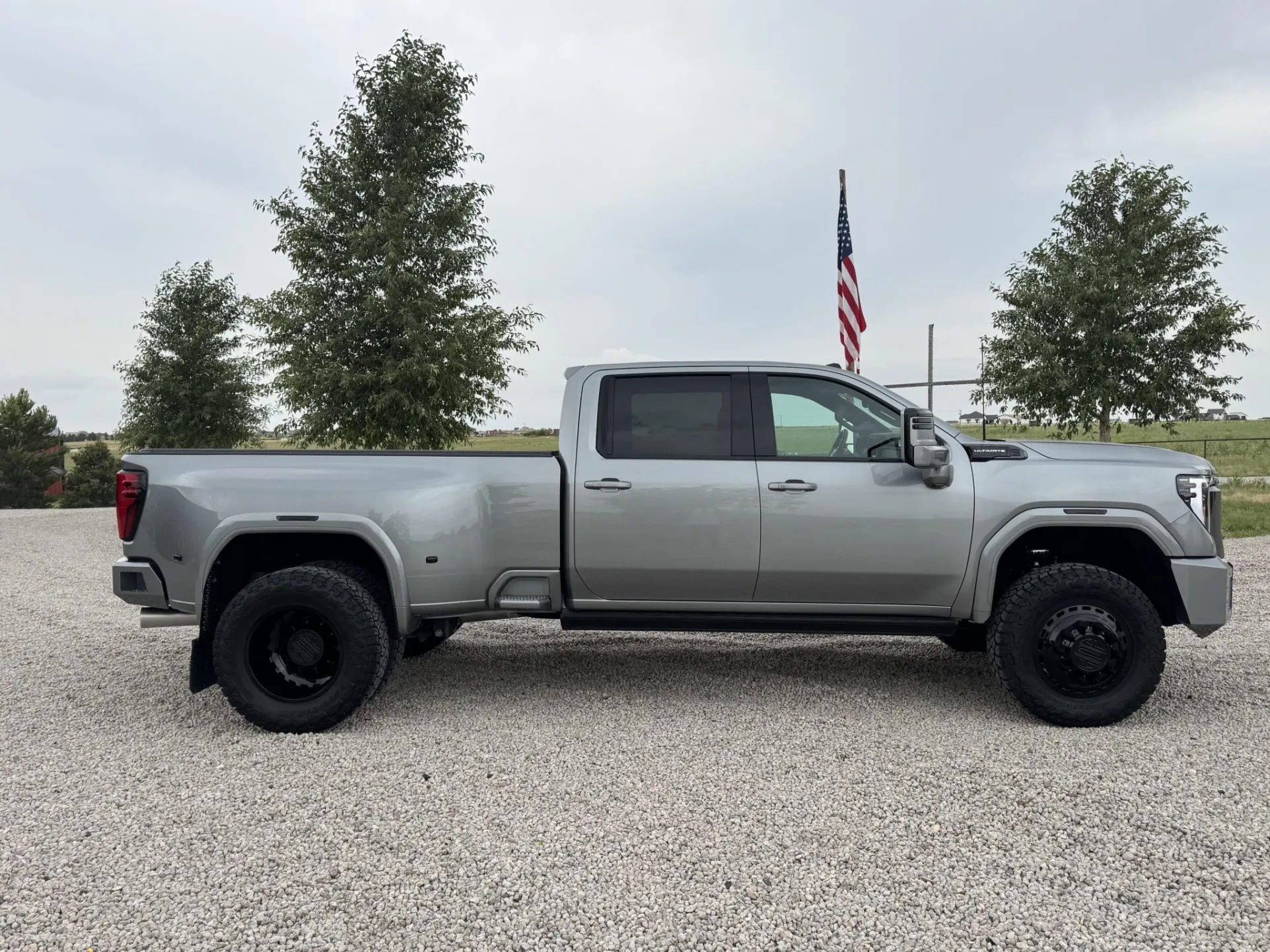 2024 GMC Sierra 3500HD Denali Ultimate Crew Cab Duallн