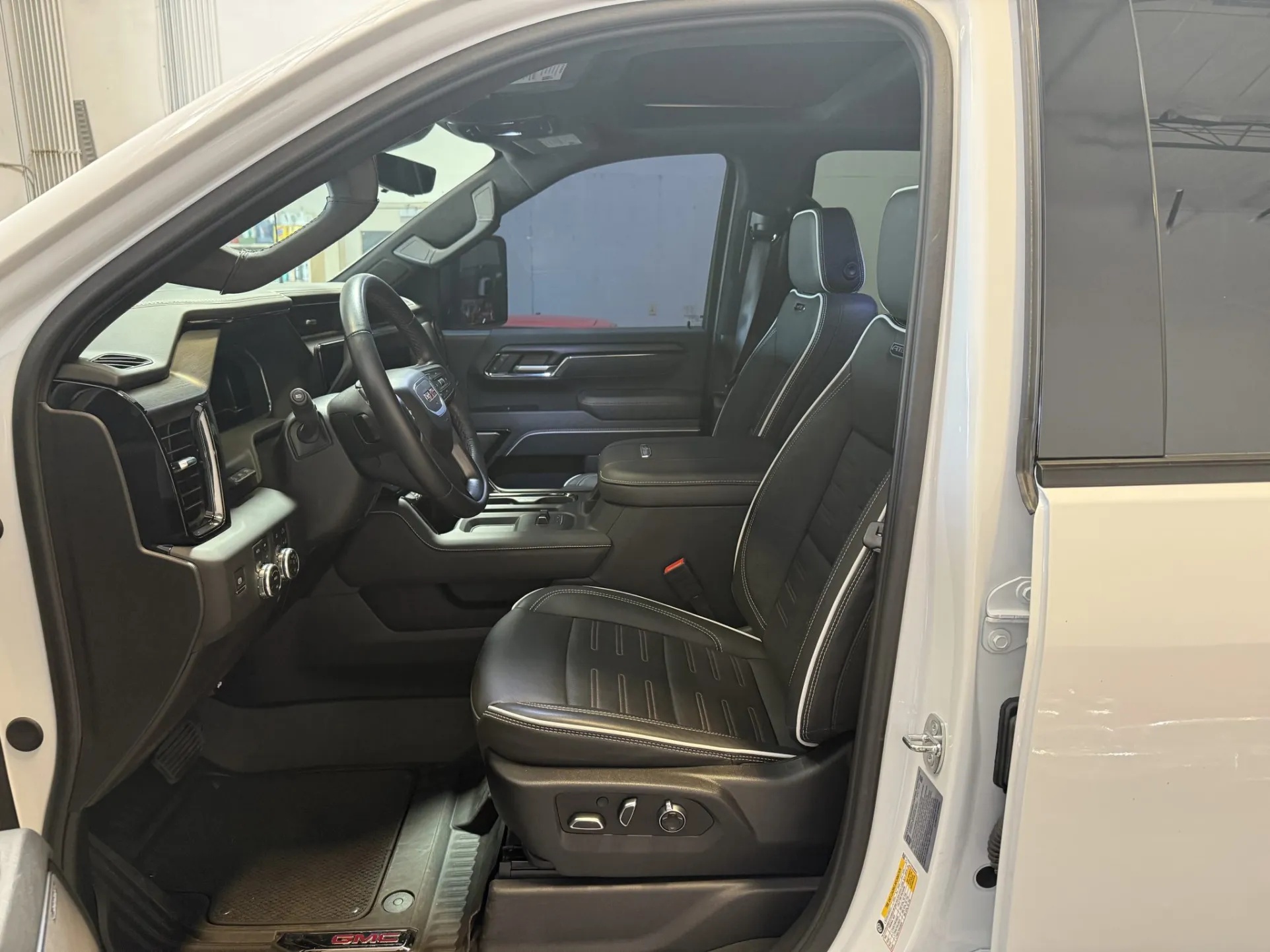 This 2024 GMC Sierra 2500HD AT4X Crew Cab