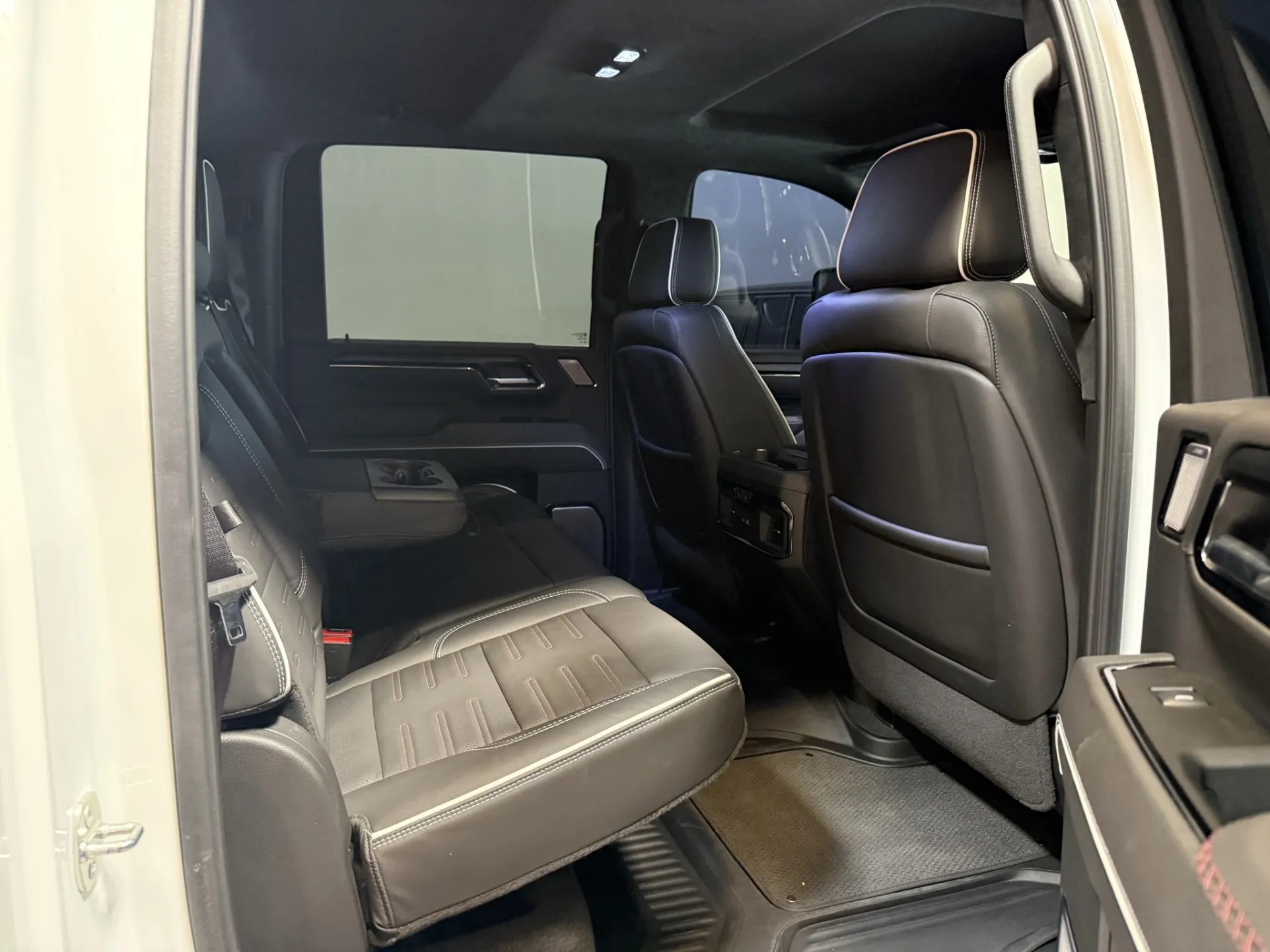 This 2024 GMC Sierra 2500HD AT4X Crew Cab