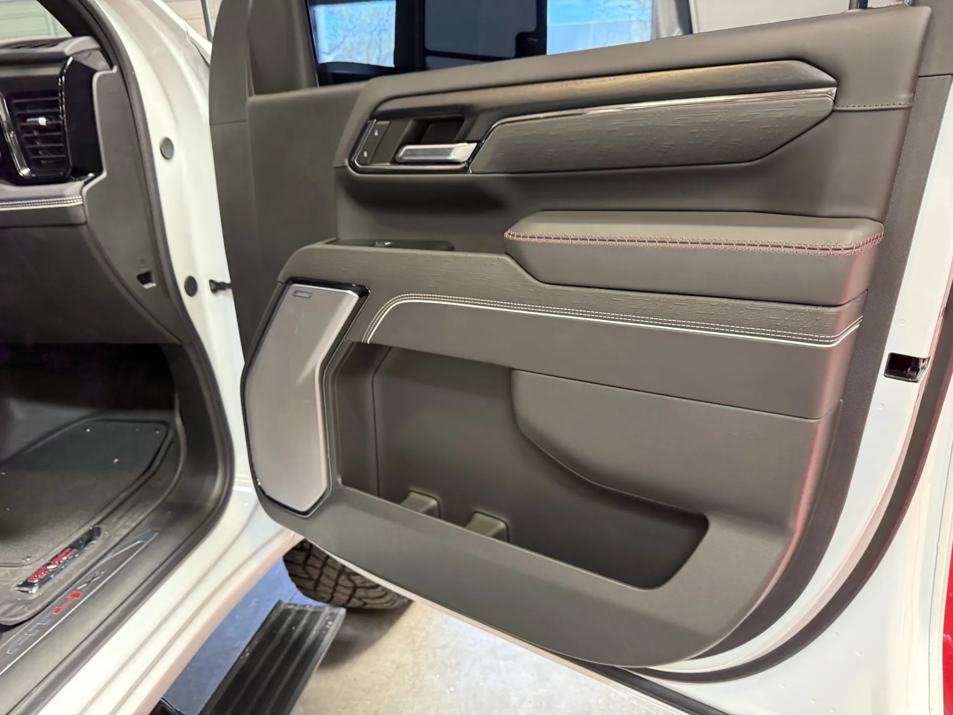 This 2024 GMC Sierra 2500HD AT4X Crew Cab