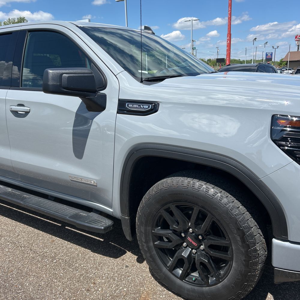 2024 GMC Sierra 1500 Elevation