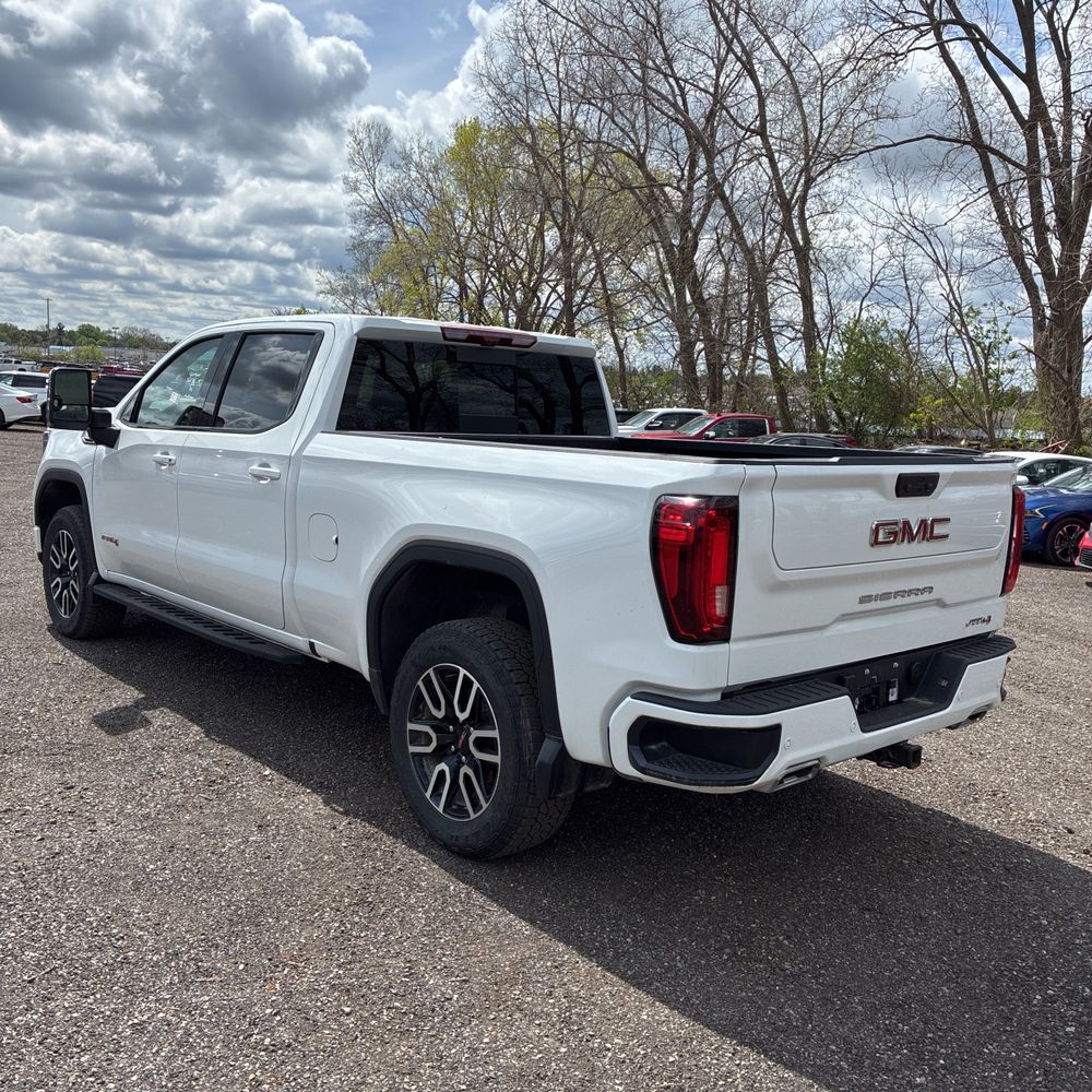 2025 GMC Sierra 1500 AT4