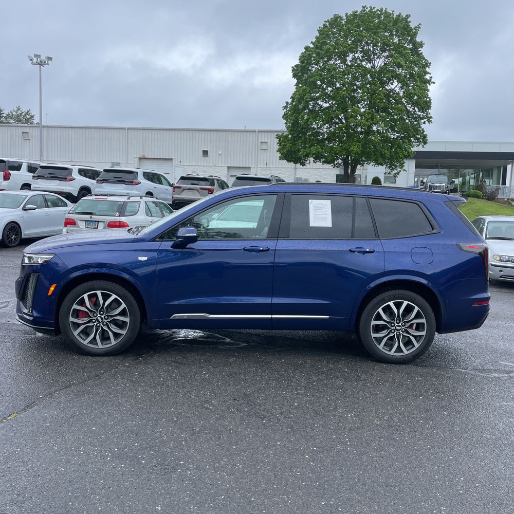 2025 Cadillac XT6 Sport