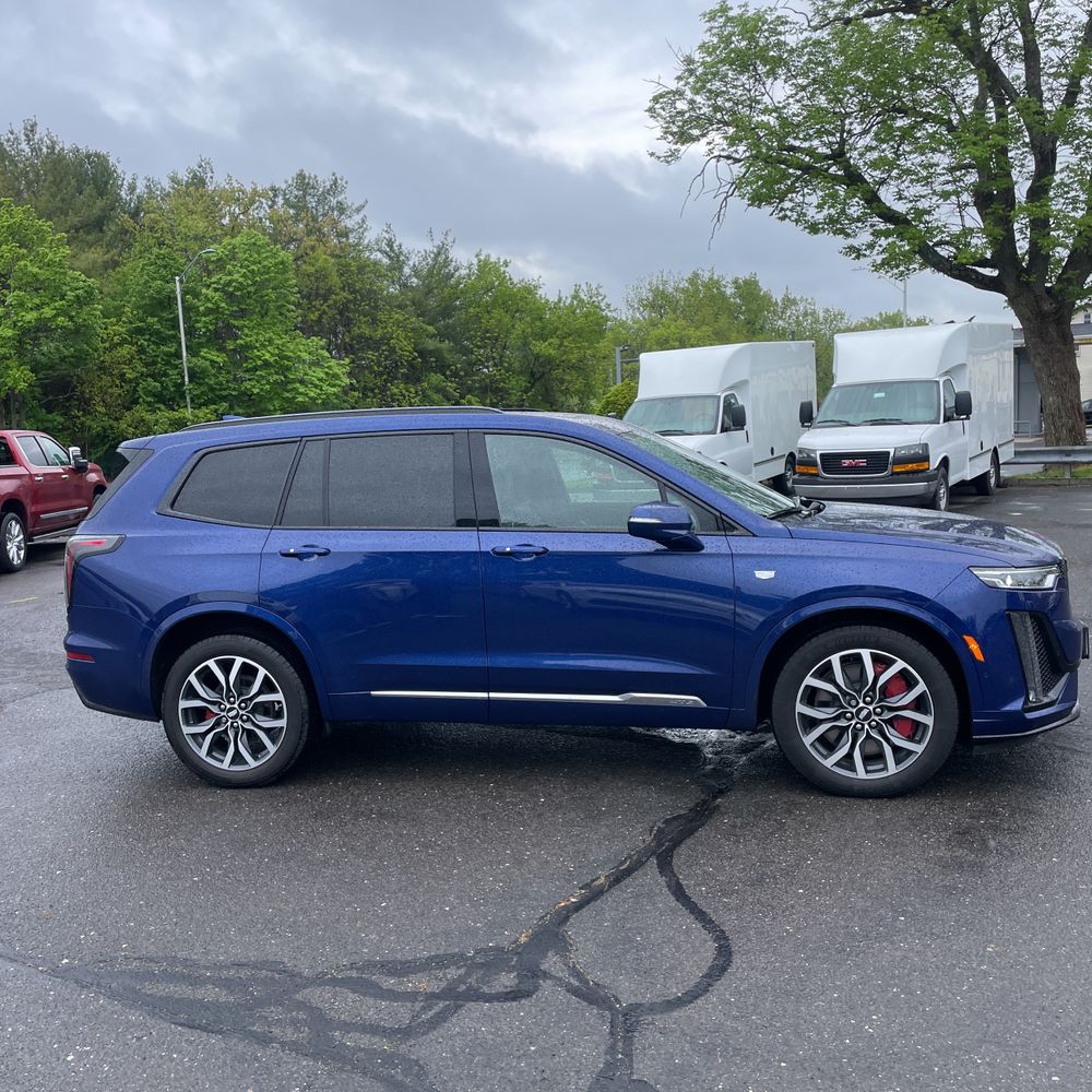 2025 Cadillac XT6 Sport