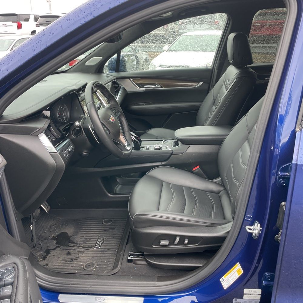 2025 Cadillac XT6 Sport