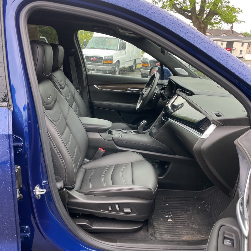 2025 Cadillac XT6 Sport