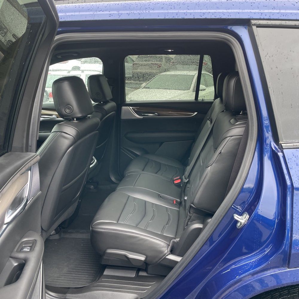 2025 Cadillac XT6 Sport