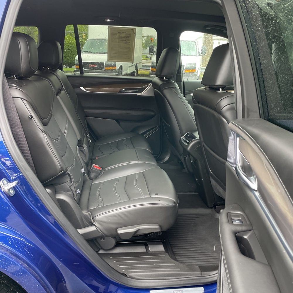 2025 Cadillac XT6 Sport