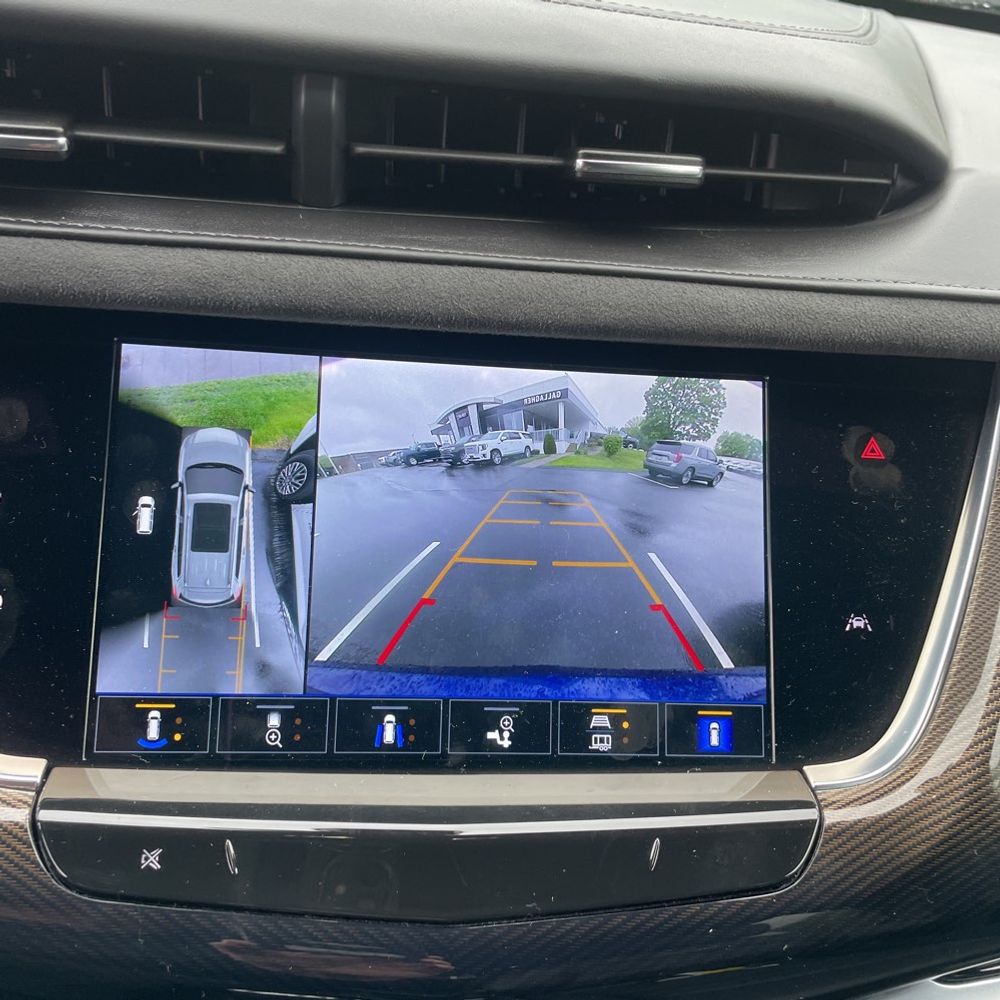 2025 Cadillac XT6 Sport