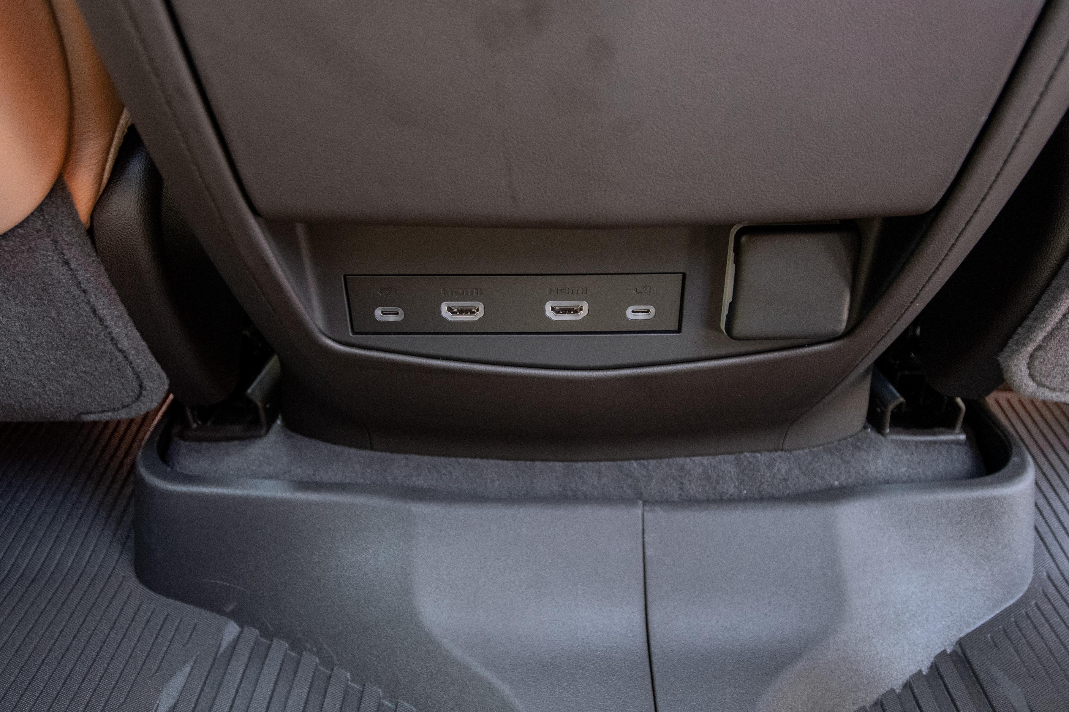 2022023 Cadillac Escalade Sport