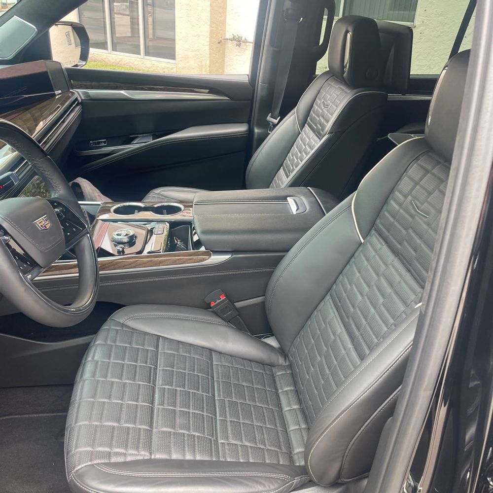 2025 Cadillac Escalade Sport Platinum