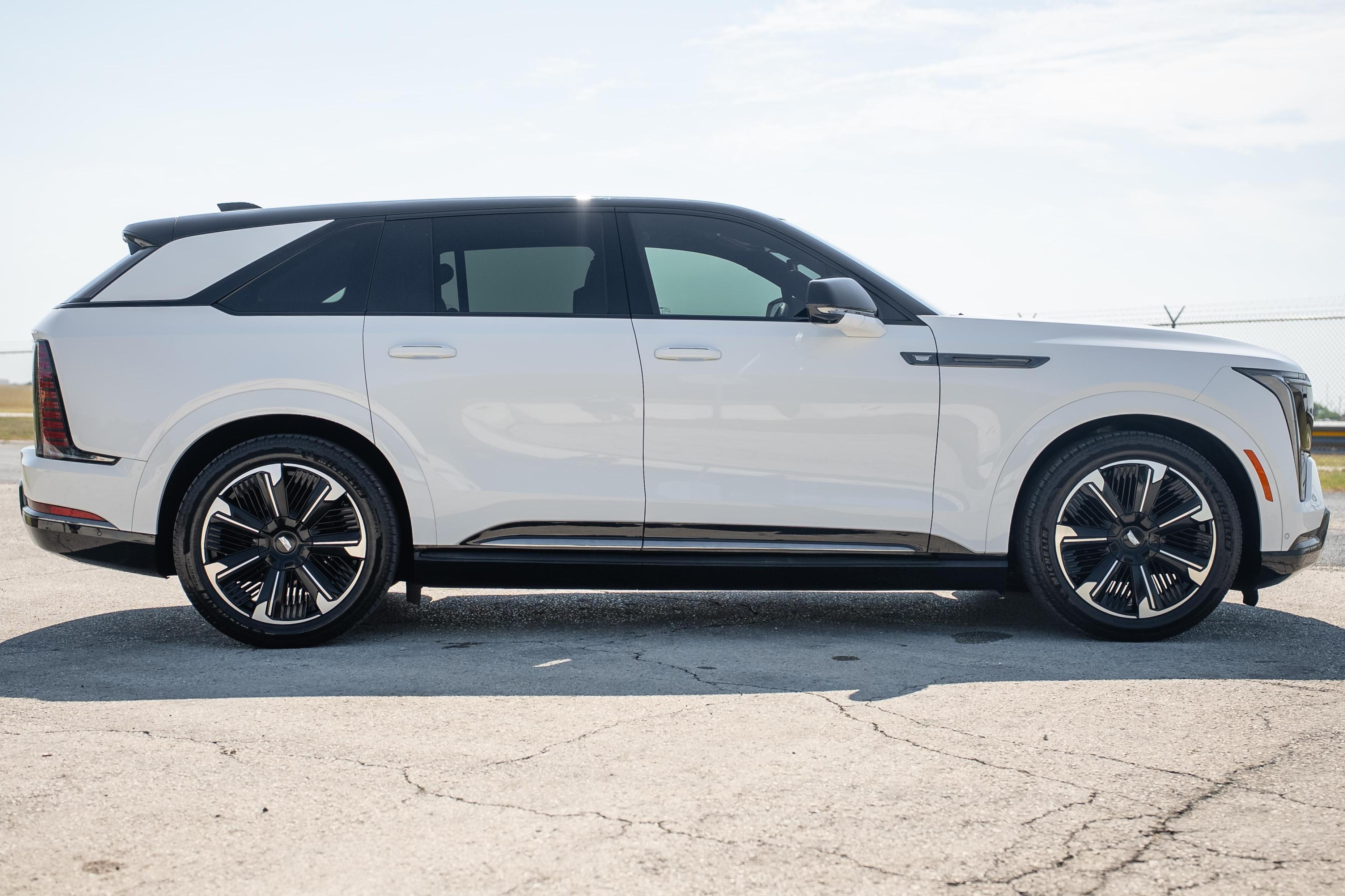2025 Cadillac Escalade IQ Sport 2