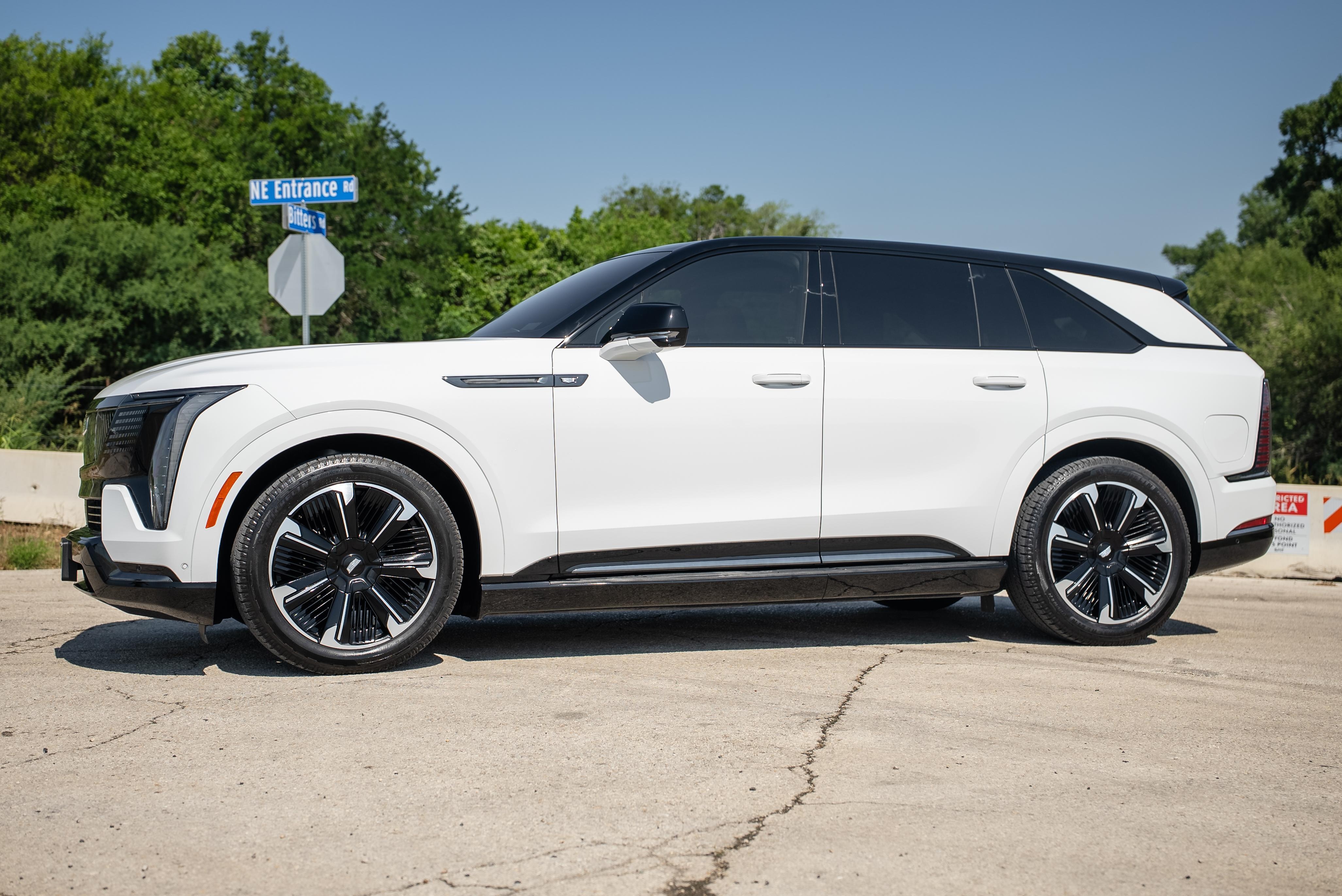 2025 Cadillac Escalade IQ Sport 2