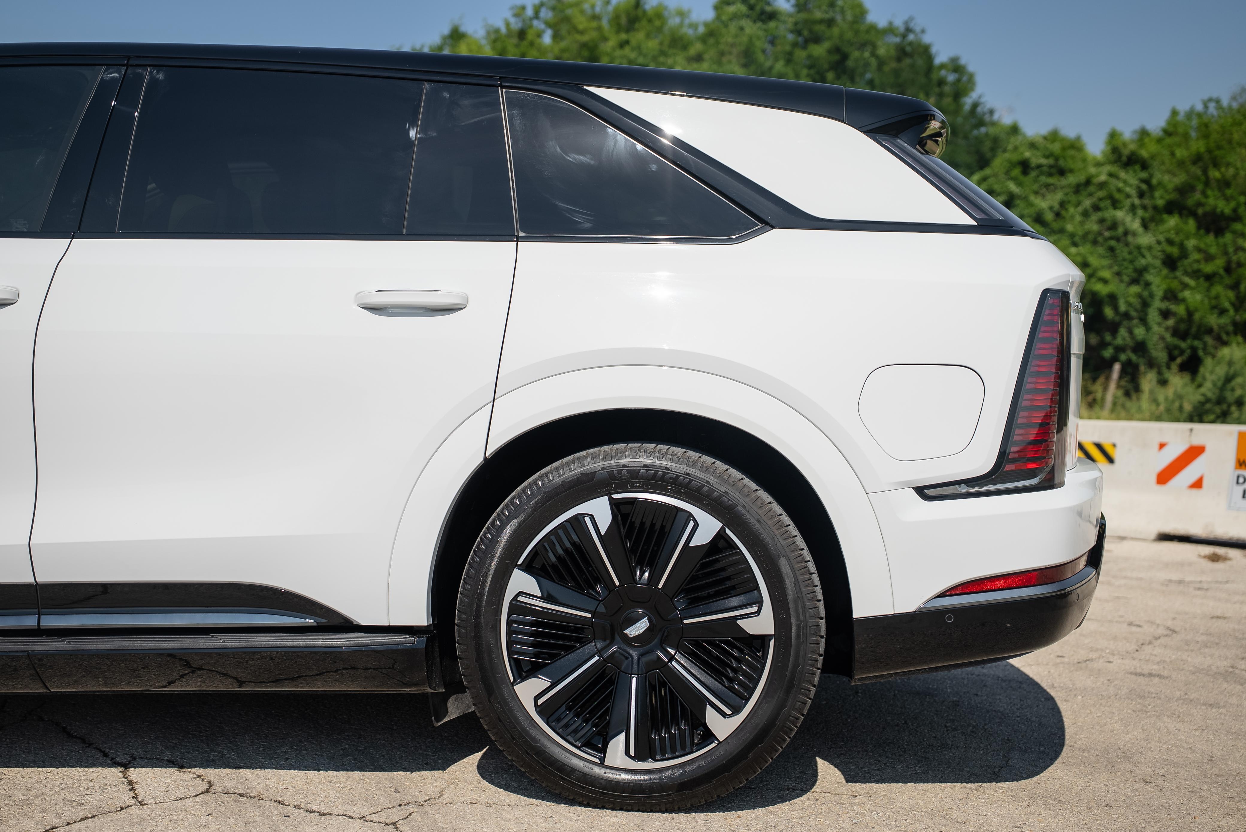 2025 Cadillac Escalade IQ Sport 2