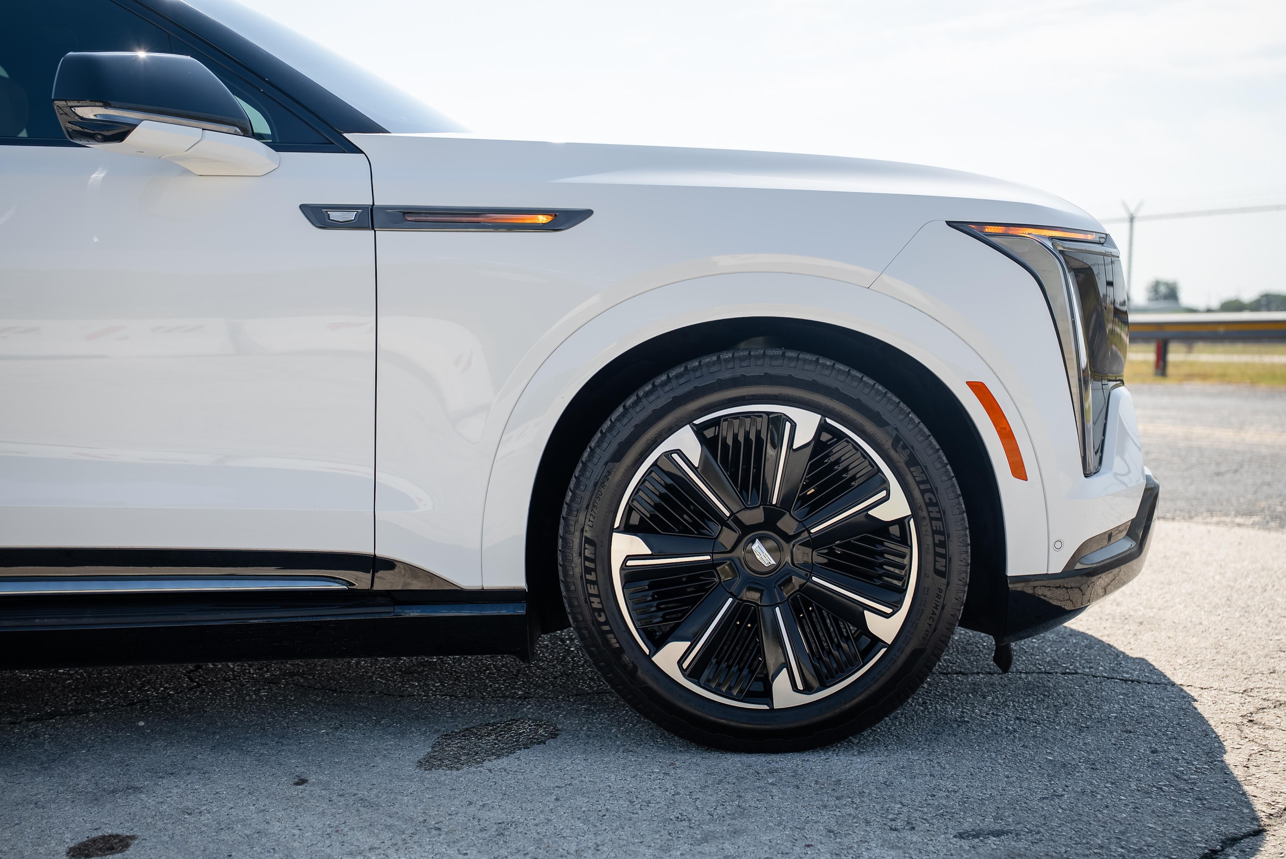 2025 Cadillac Escalade IQ Sport 2
