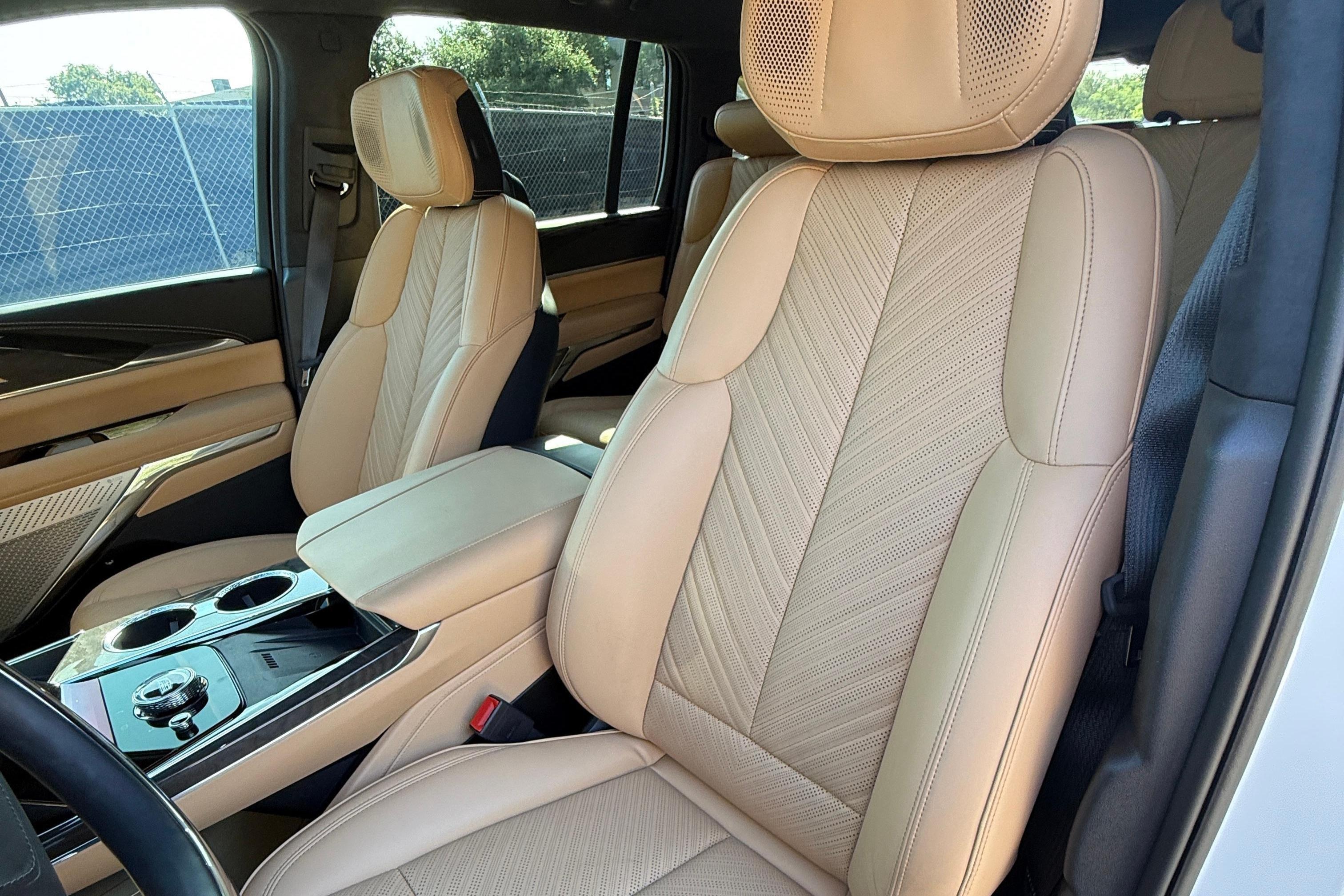 2025 Cadillac Escalade IQ Sport 2