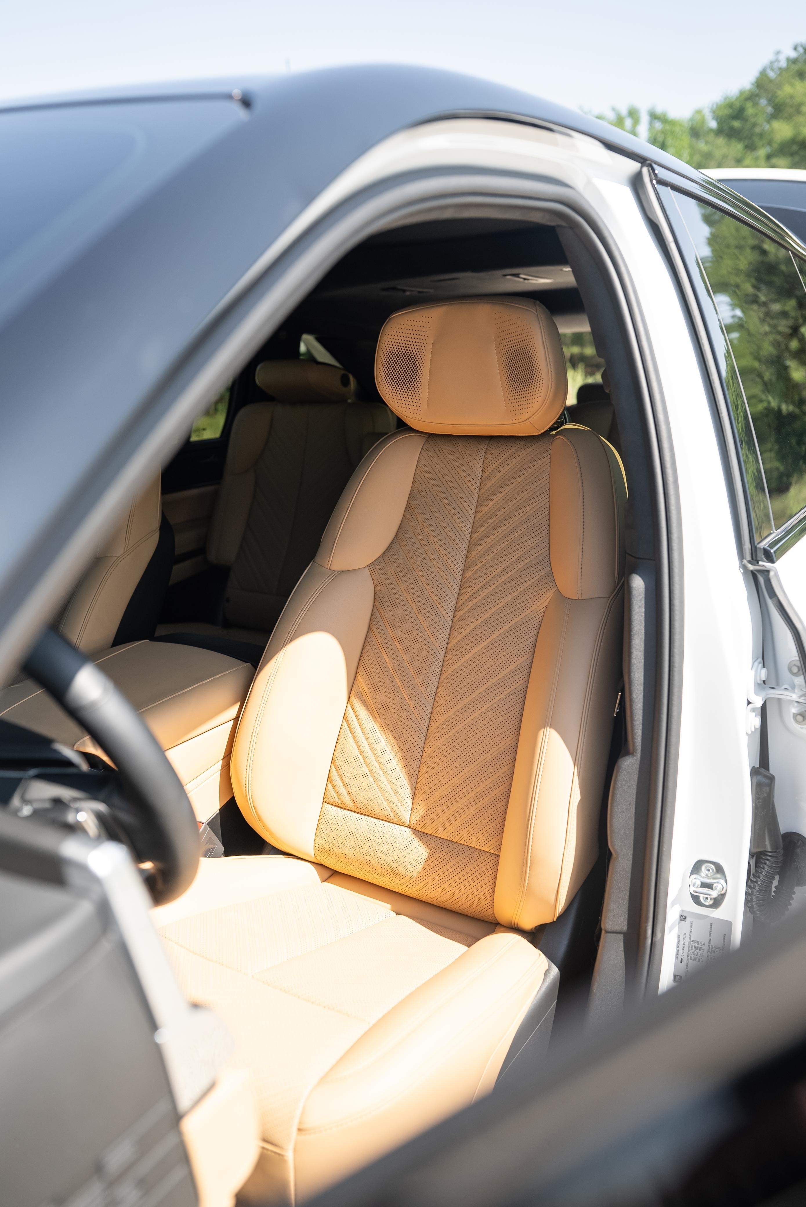 2025 Cadillac Escalade IQ Sport 2