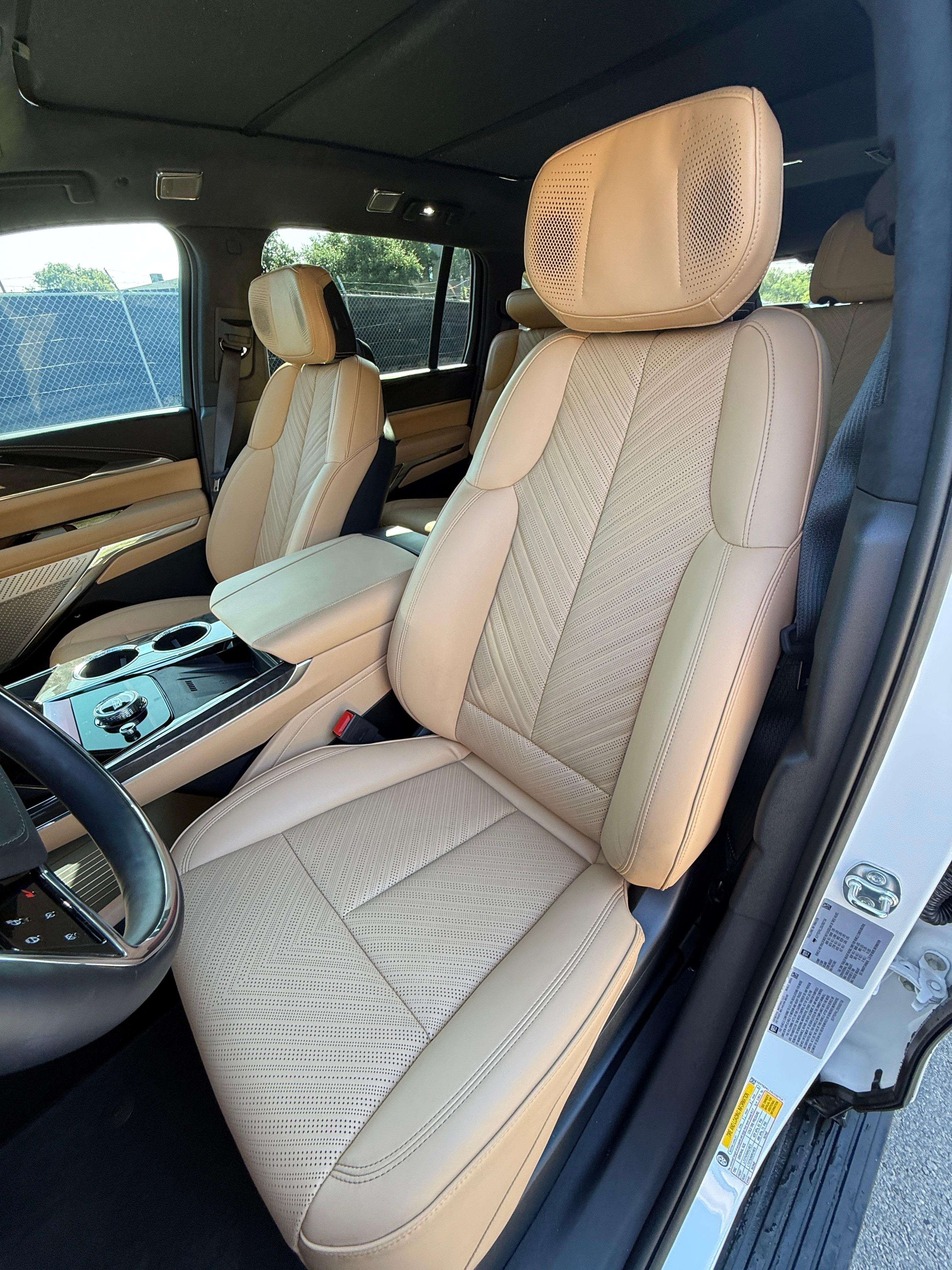 2025 Cadillac Escalade IQ Sport 2