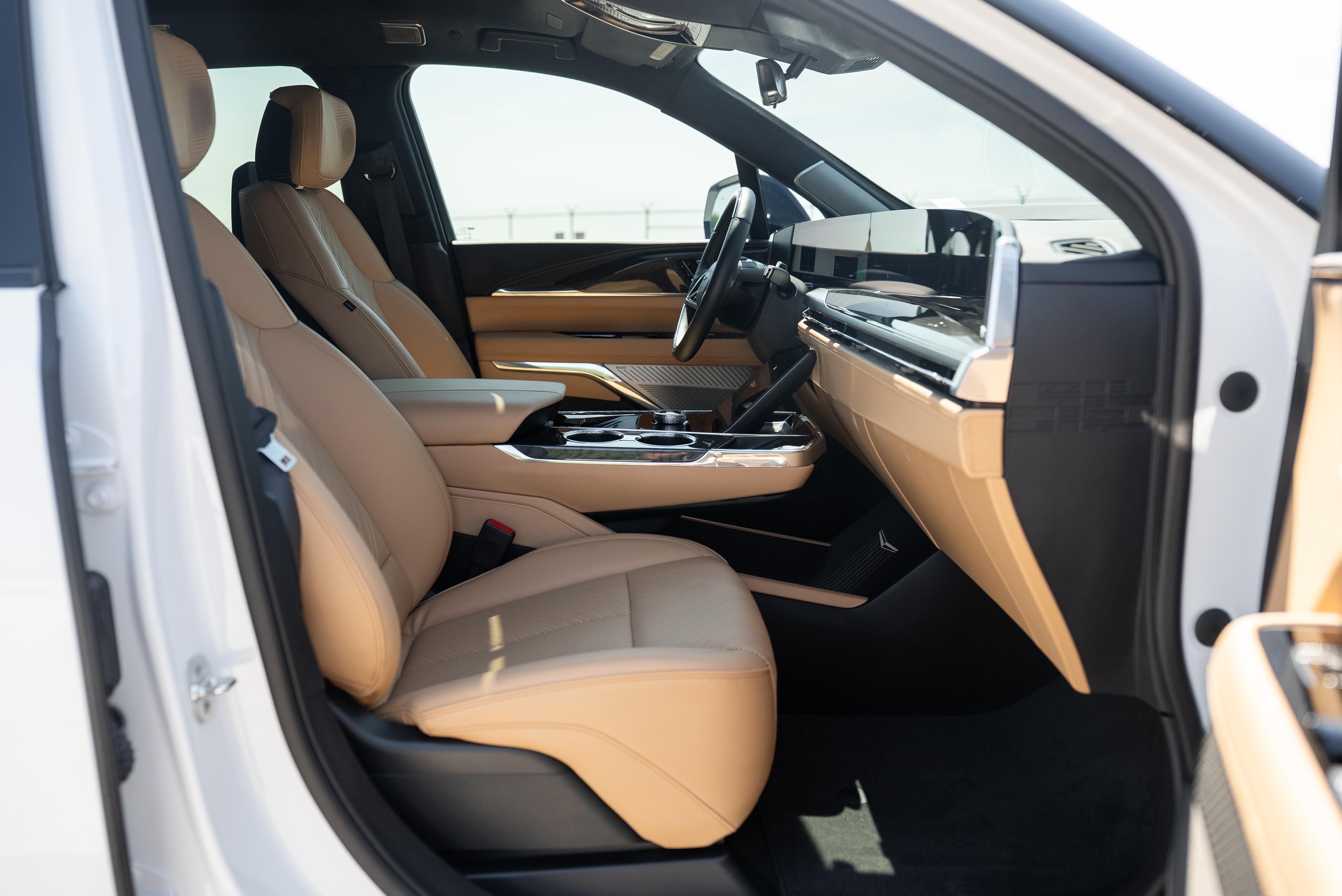 2025 Cadillac Escalade IQ Sport 2