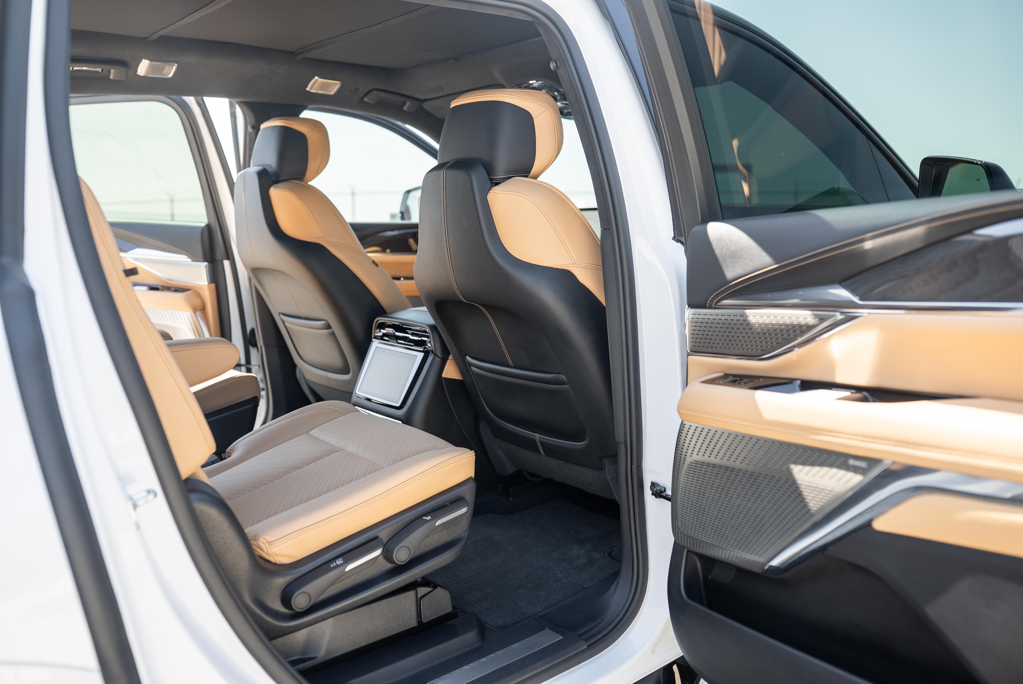 2025 Cadillac Escalade IQ Sport 2