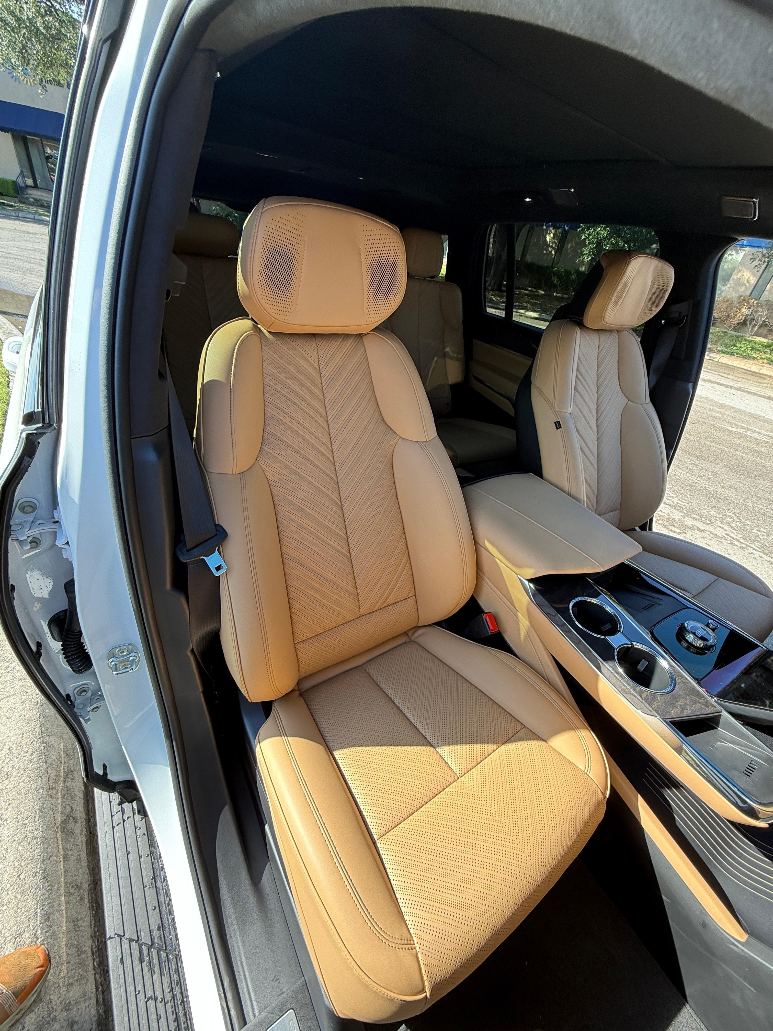 2025 Cadillac Escalade IQ Sport 2