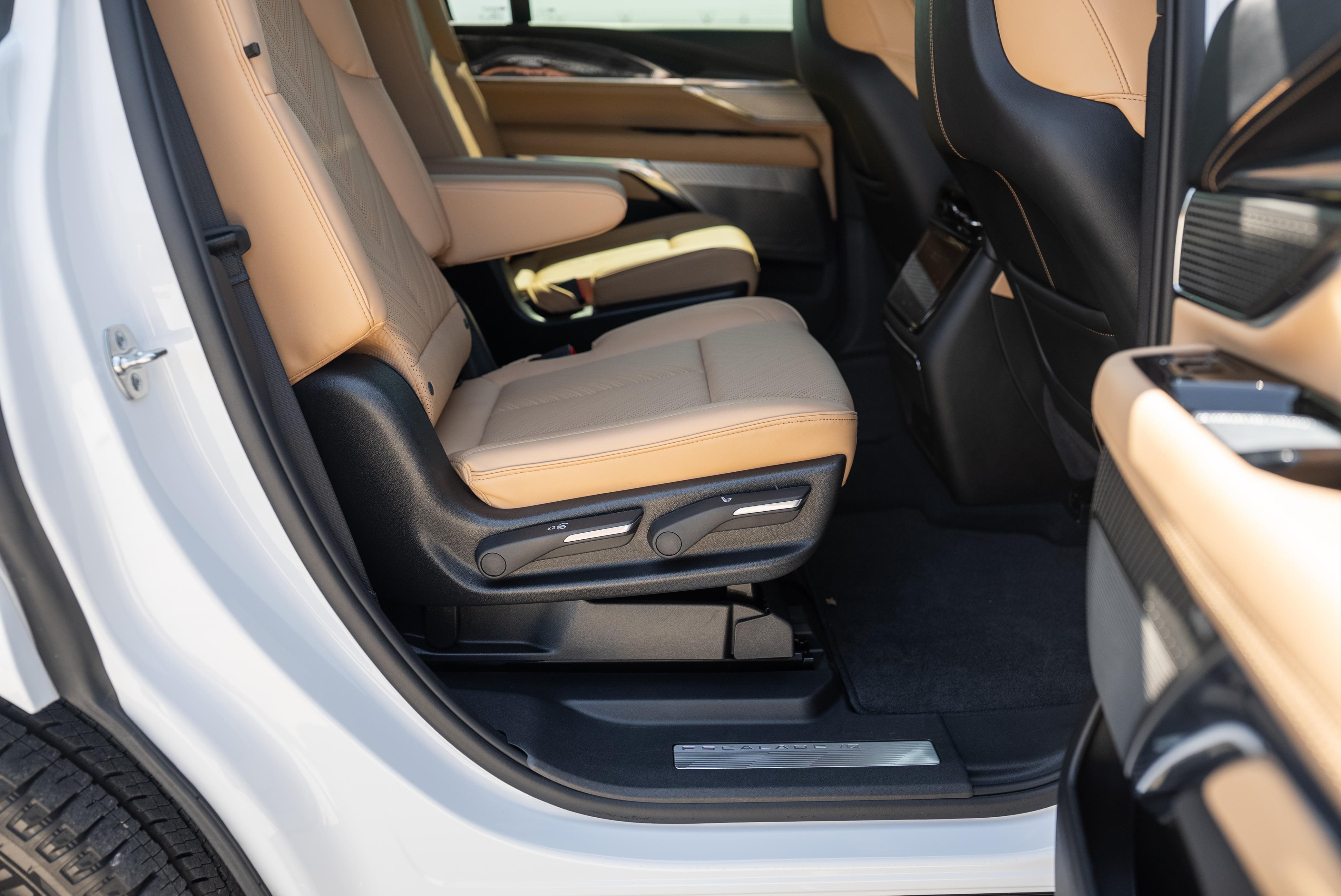 2025 Cadillac Escalade IQ Sport 2