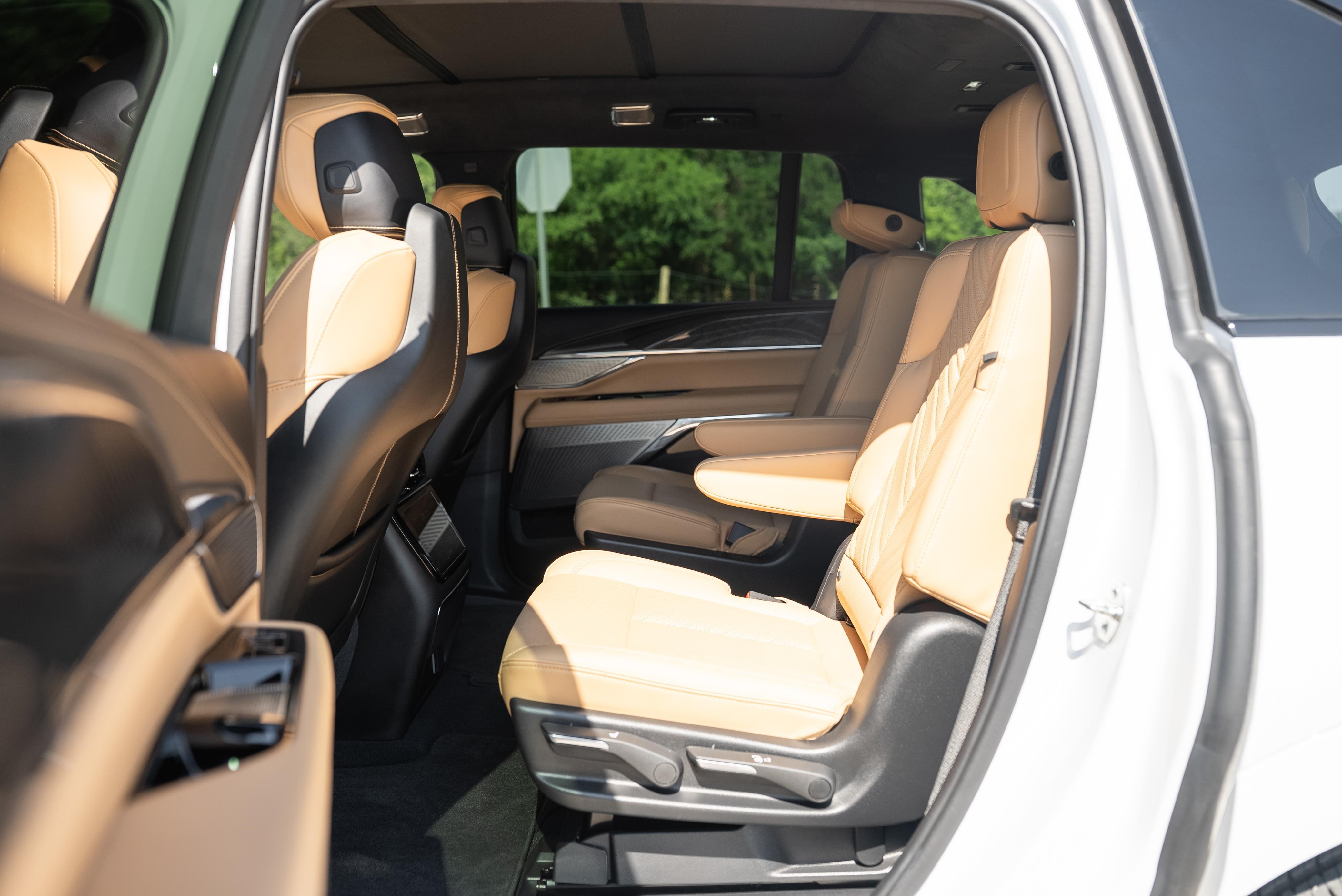 2025 Cadillac Escalade IQ Sport 2