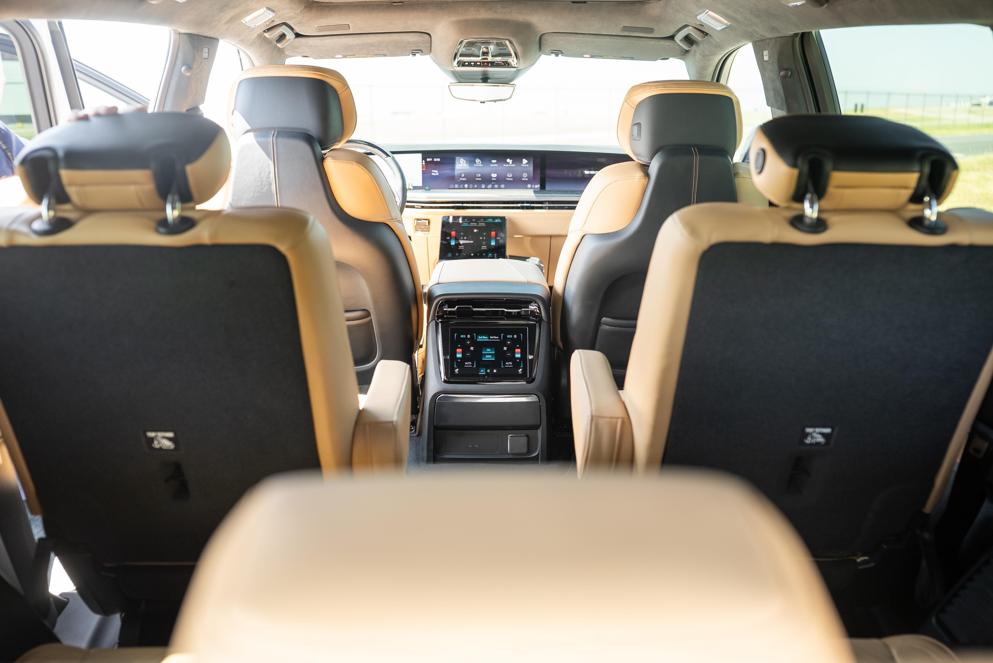 2025 Cadillac Escalade IQ Sport 2