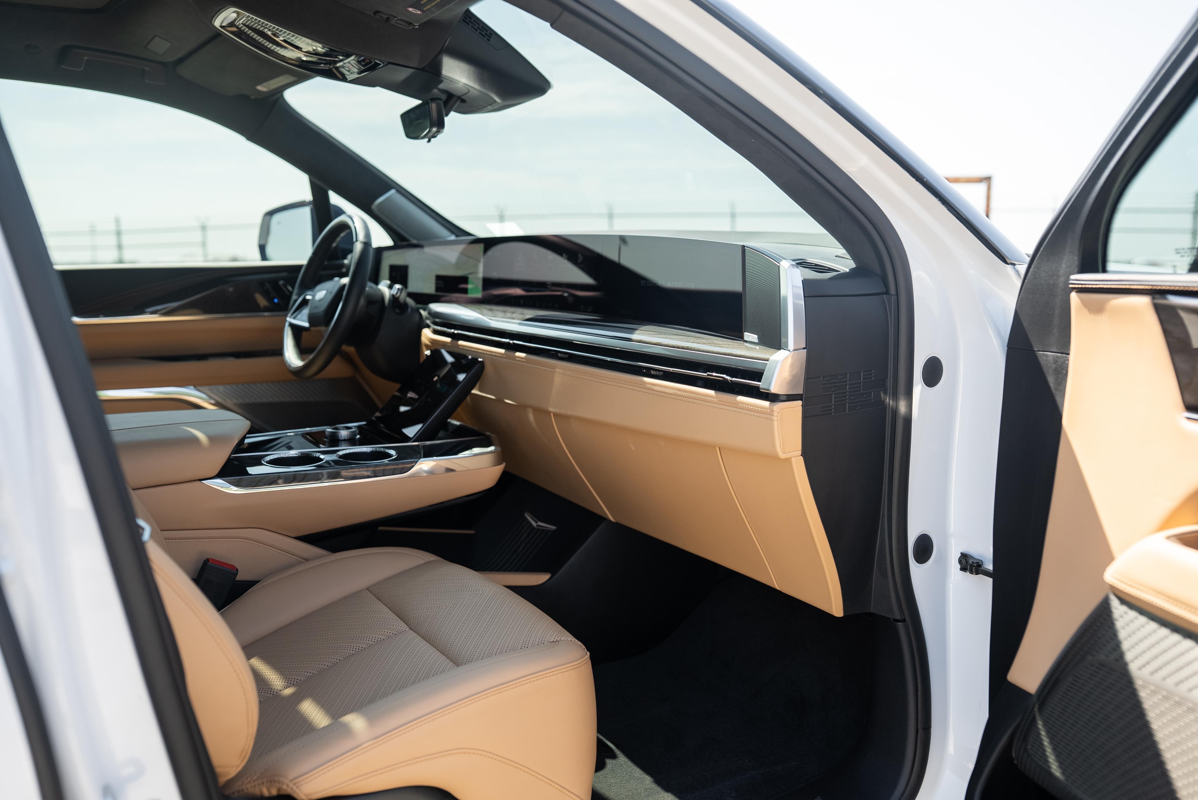 2025 Cadillac Escalade IQ Sport 2