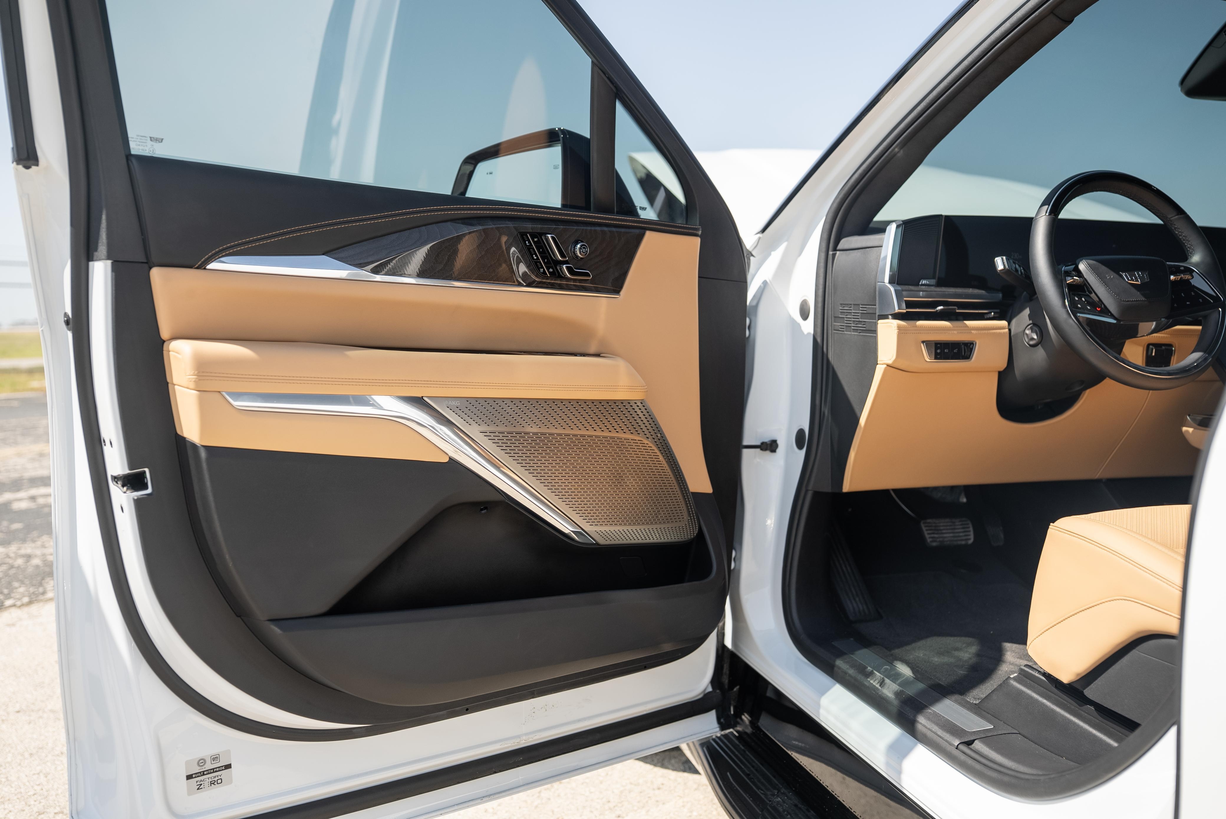 2025 Cadillac Escalade IQ Sport 2
