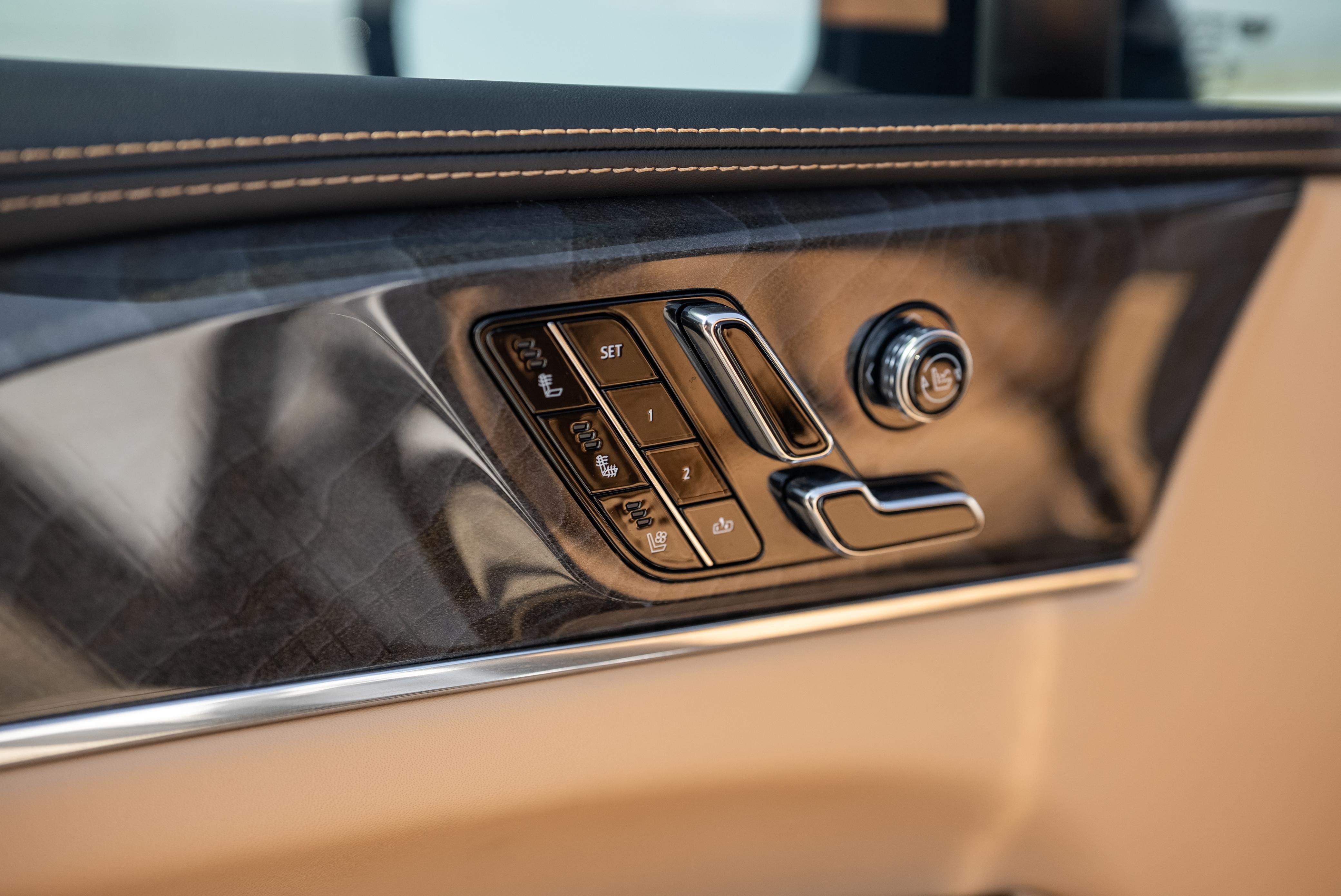 2025 Cadillac Escalade IQ Sport 2