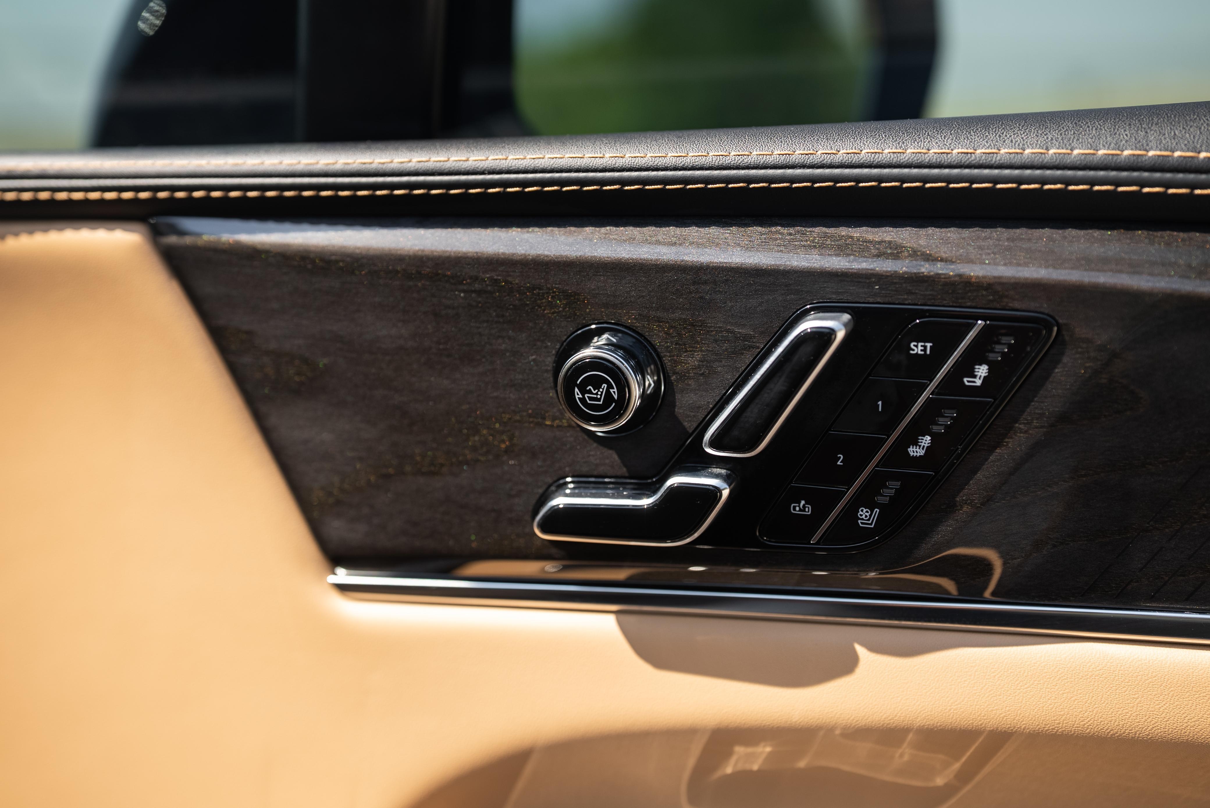 2025 Cadillac Escalade IQ Sport 2