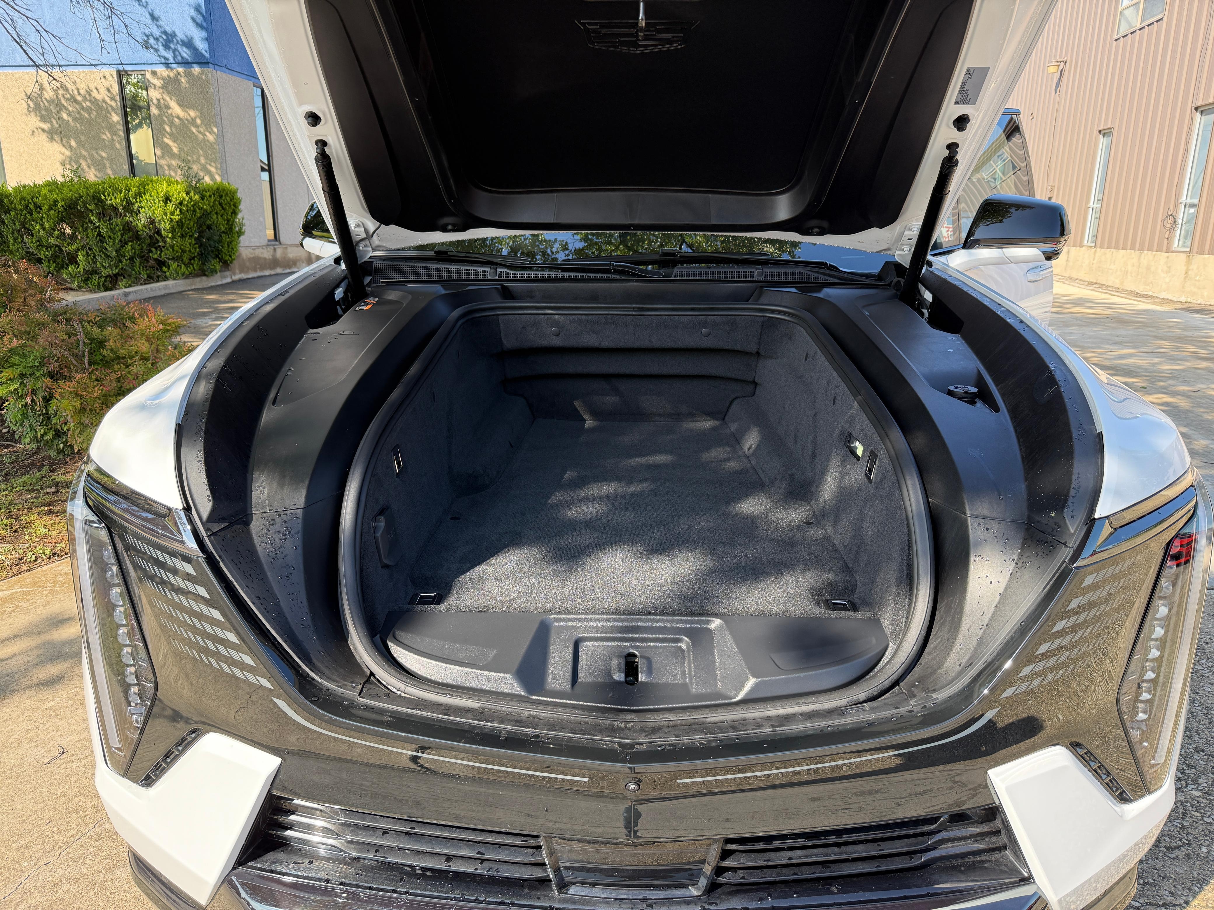 2025 Cadillac Escalade IQ Sport 2
