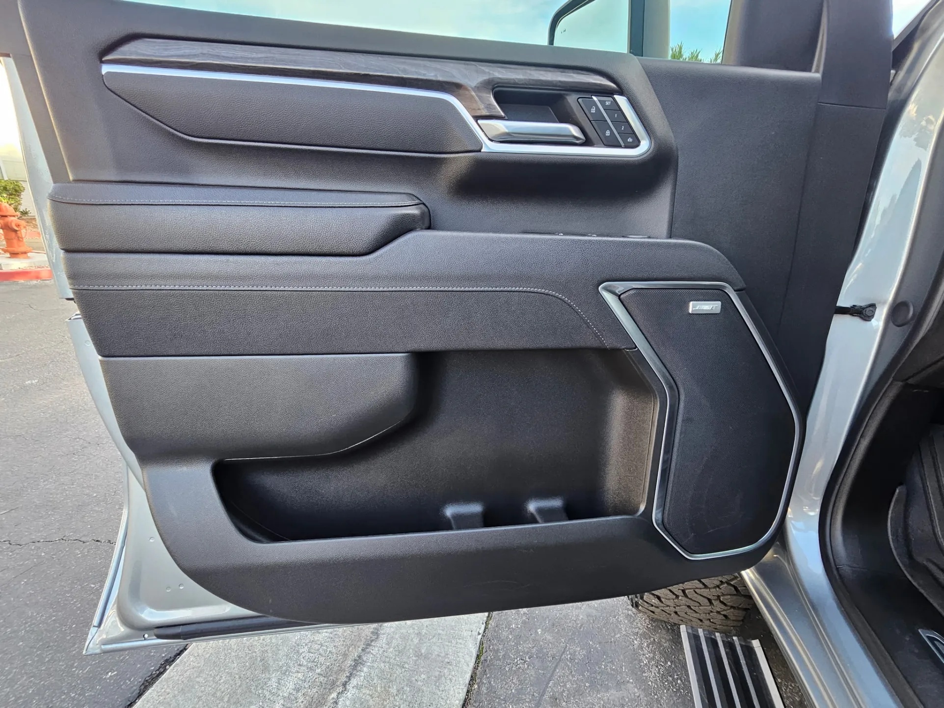 2025 Chevrolet Silverado 2500HD LTZ Crew Cab