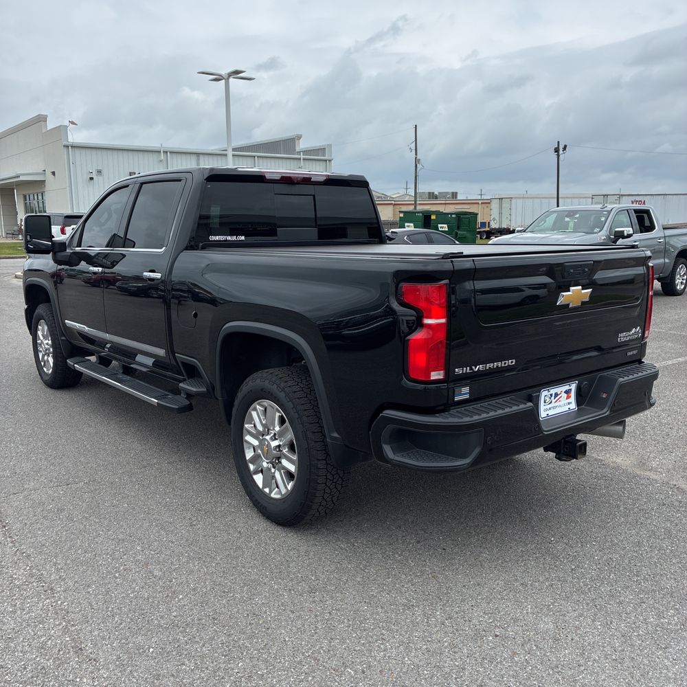 2025 Chevrolet Silverado 3500HD High Country