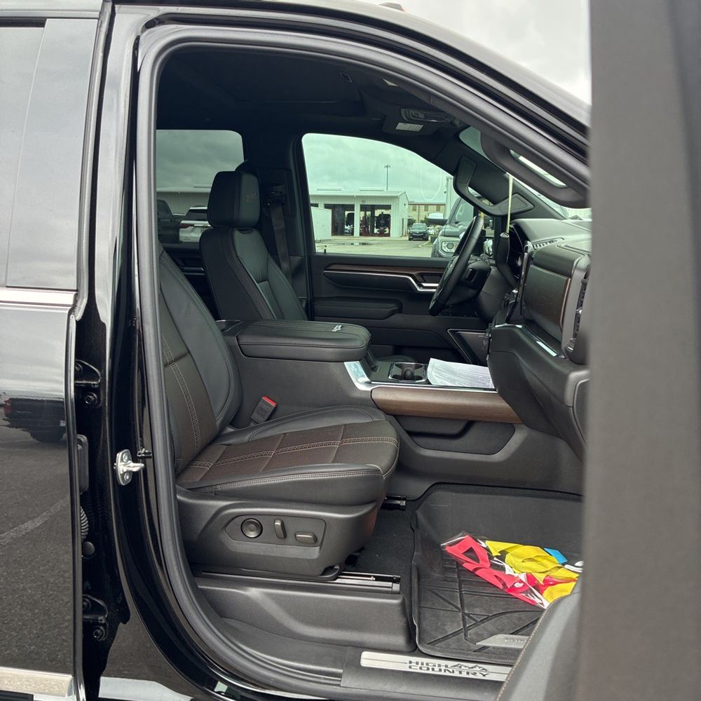 2025 Chevrolet Silverado 3500HD High Country